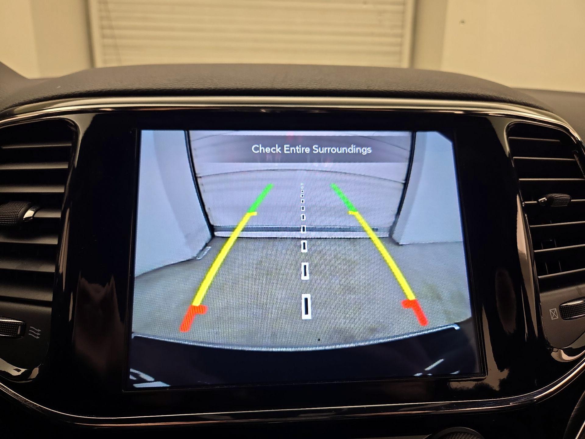 Thumbnail: 2021 Jeep Grand Cherokee - 14