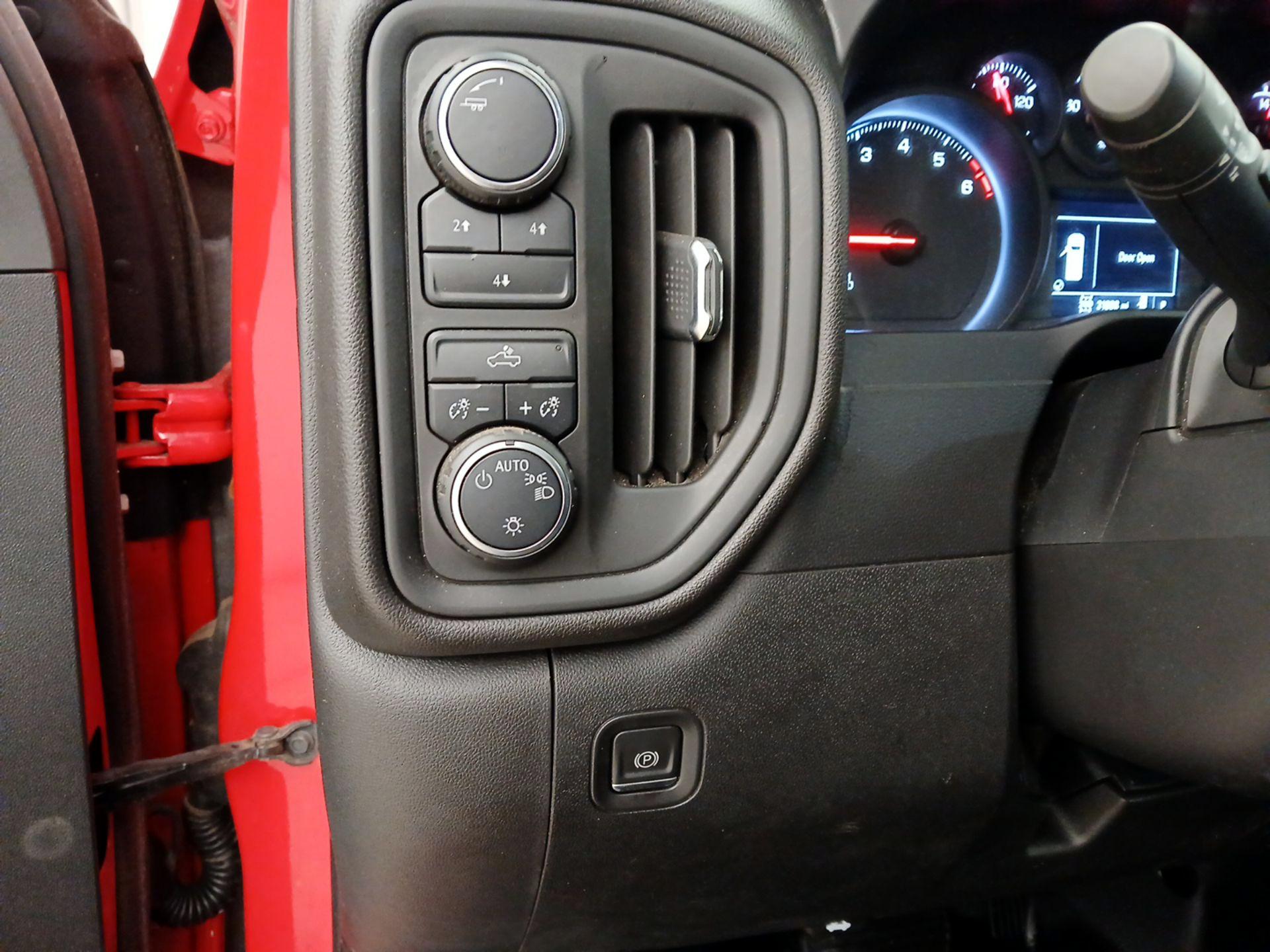 Thumbnail: 2021 Chevrolet Silverado 2500 - 13