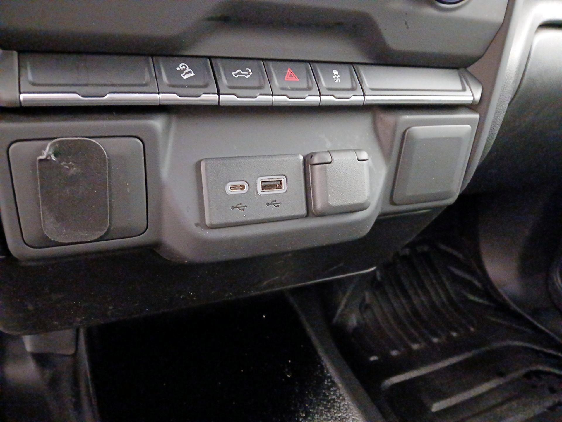 Thumbnail: 2021 Chevrolet Silverado 2500 - 18