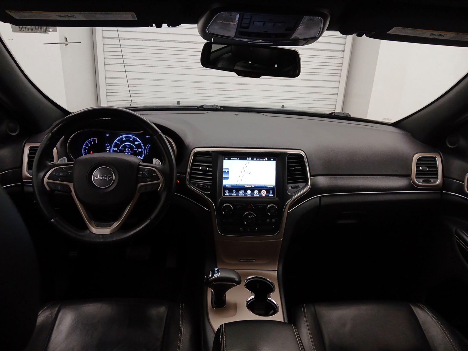 Thumbnail: 2015 Jeep Grand Cherokee - 9