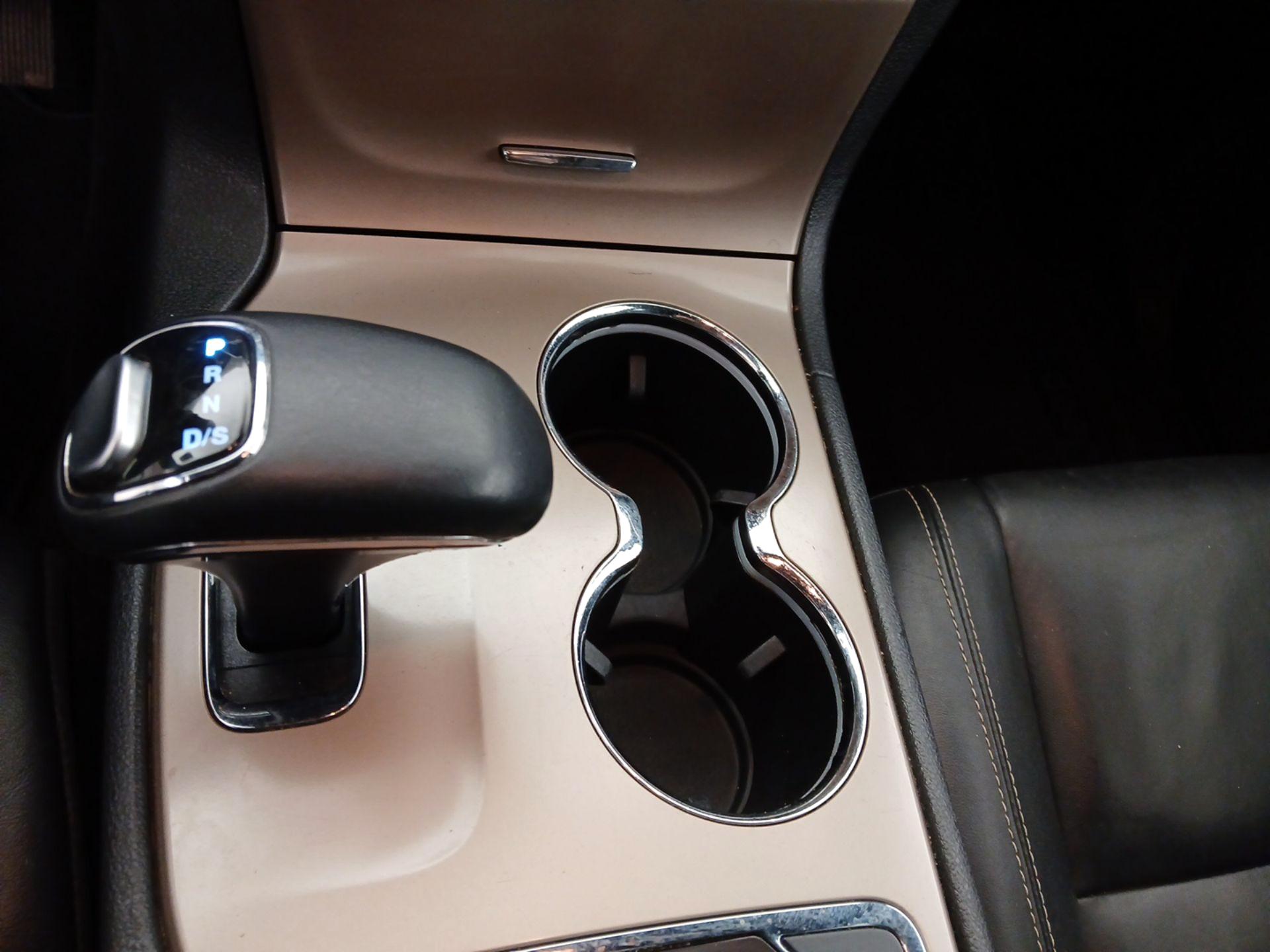 Thumbnail: 2015 Jeep Grand Cherokee - 18