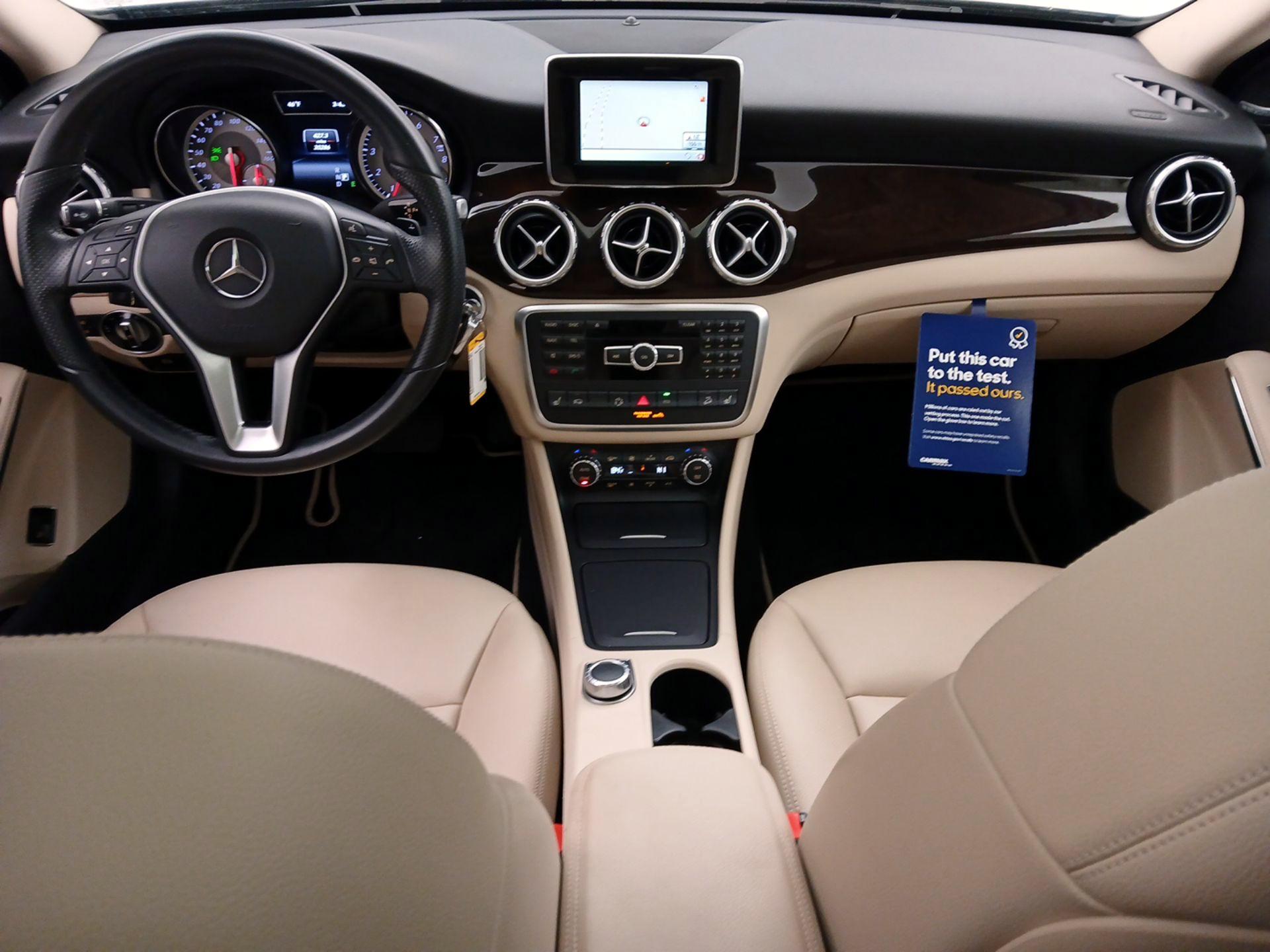 Thumbnail: 2015 Mercedes-Benz GLA - 9