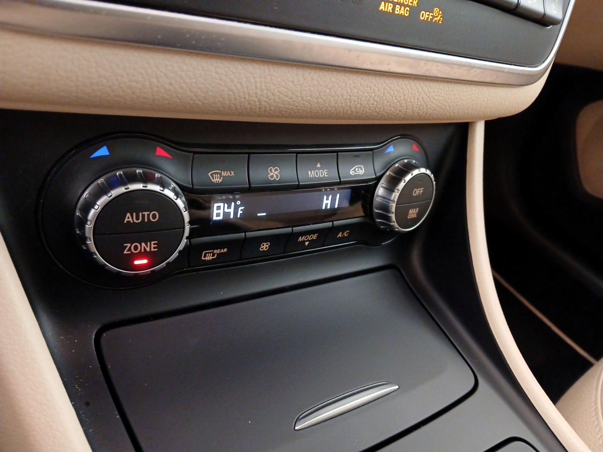 Thumbnail: 2015 Mercedes-Benz GLA - 17