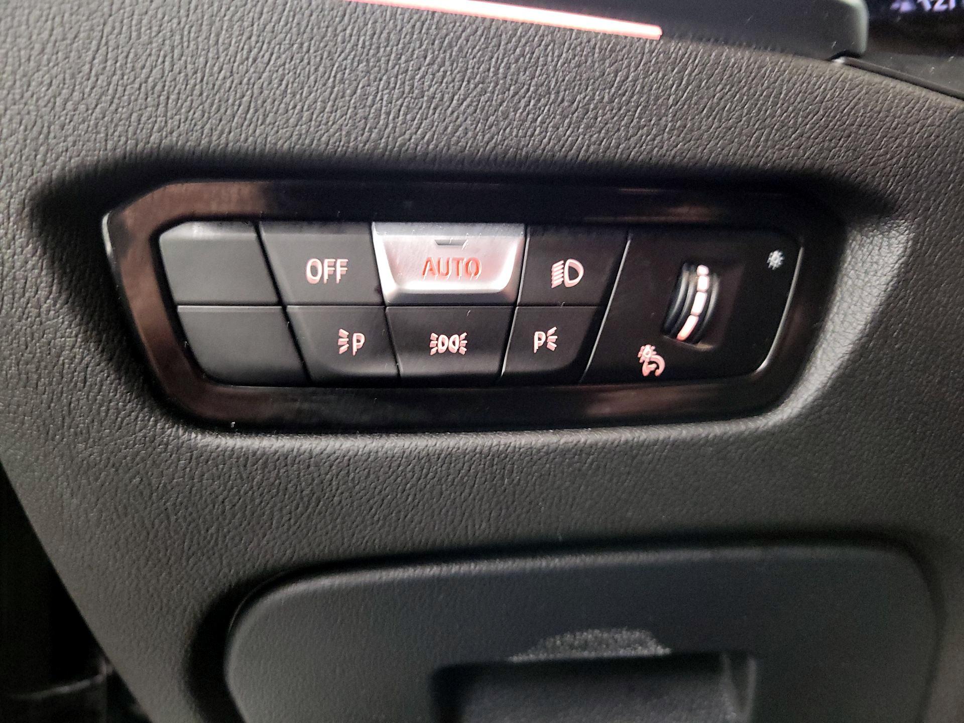 Thumbnail: 2021 BMW 3 Series - 13