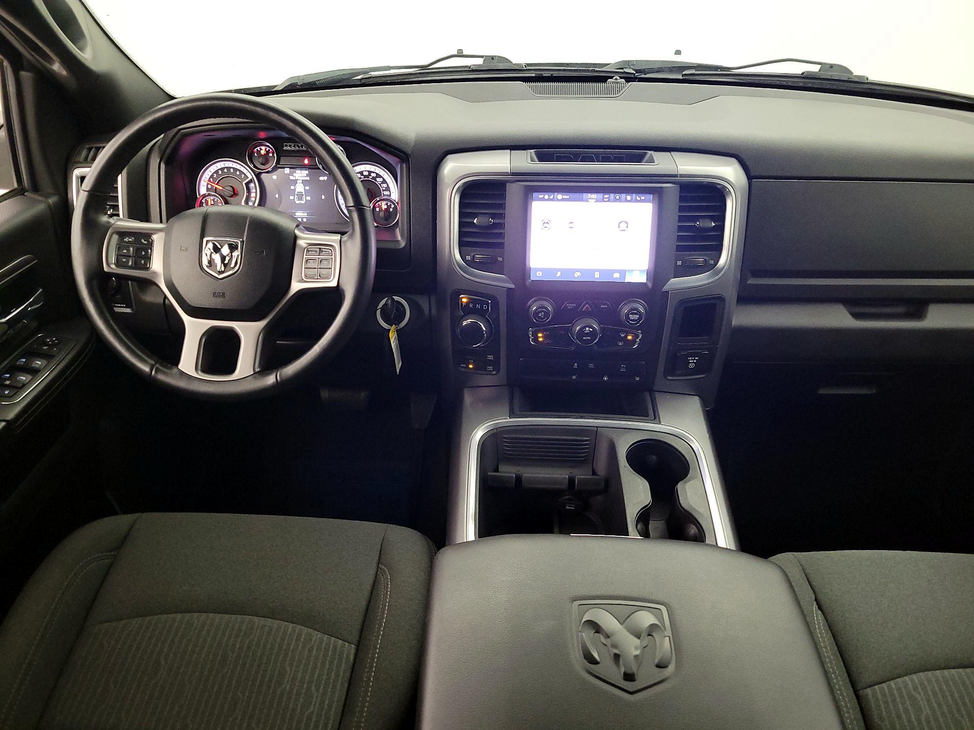 Thumbnail: 2022 RAM 1500 Classic - 9