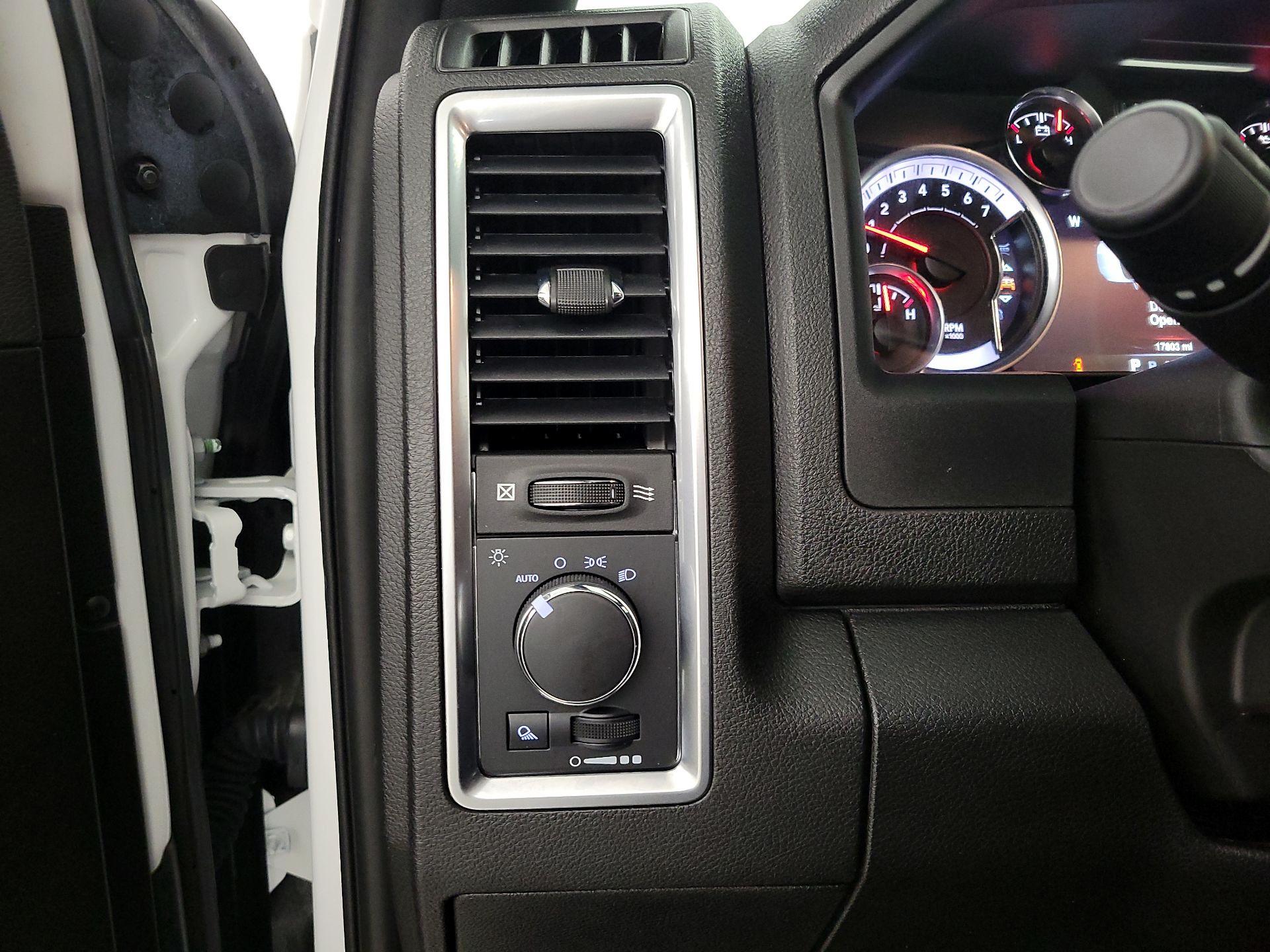 Thumbnail: 2022 RAM 1500 Classic - 13