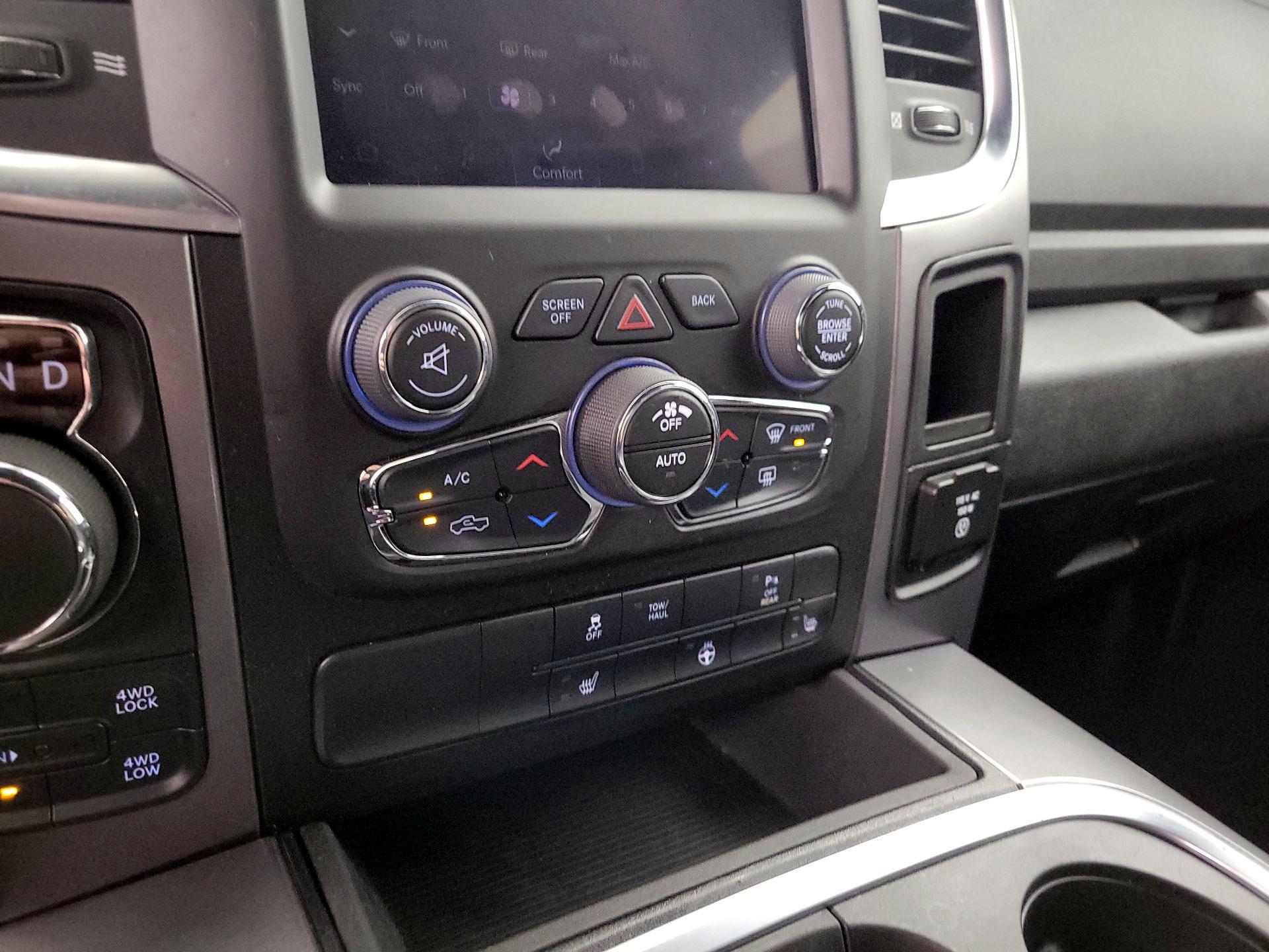 Thumbnail: 2022 RAM 1500 Classic - 17