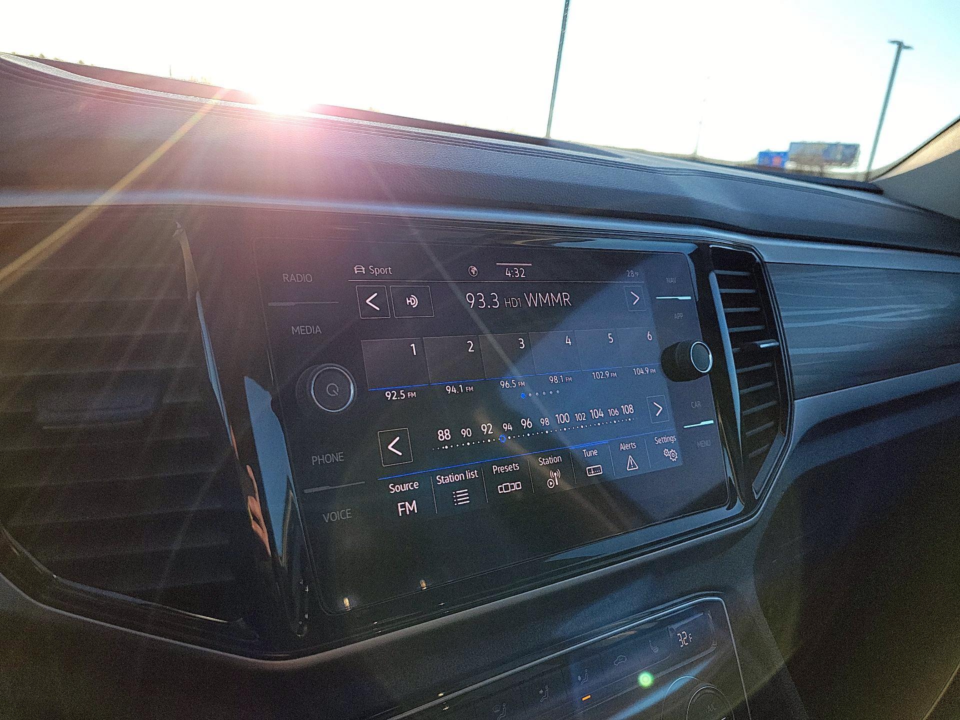 Thumbnail: 2022 Volkswagen Atlas - 14