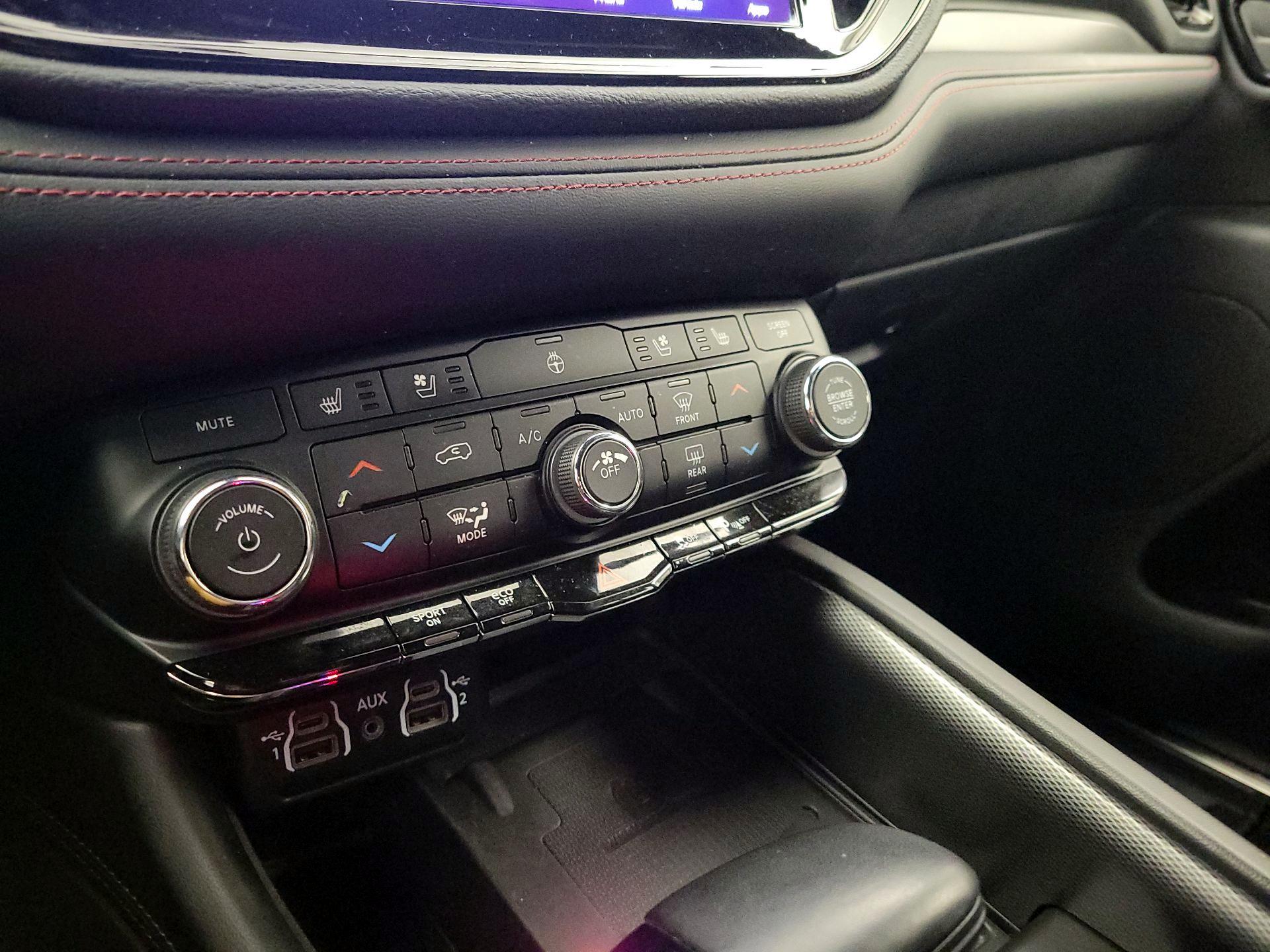 Thumbnail: 2022 Dodge Durango - 16