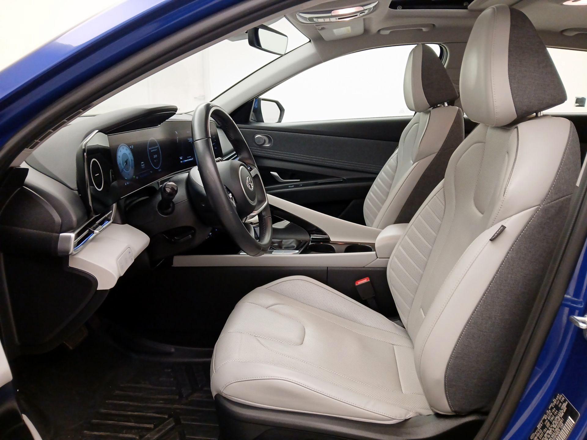 Thumbnail: 2022 Hyundai Elantra - 11