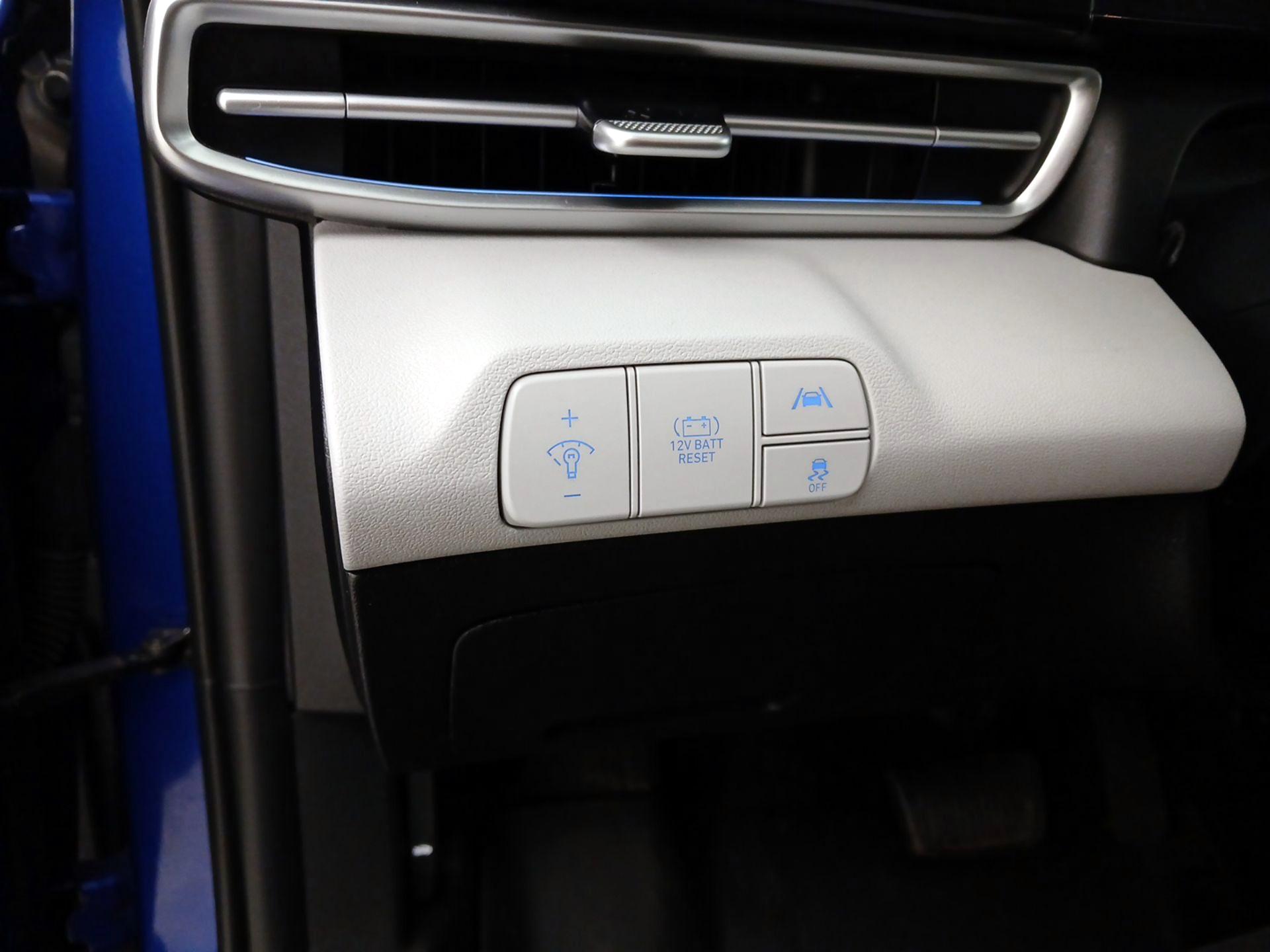 Thumbnail: 2022 Hyundai Elantra - 13