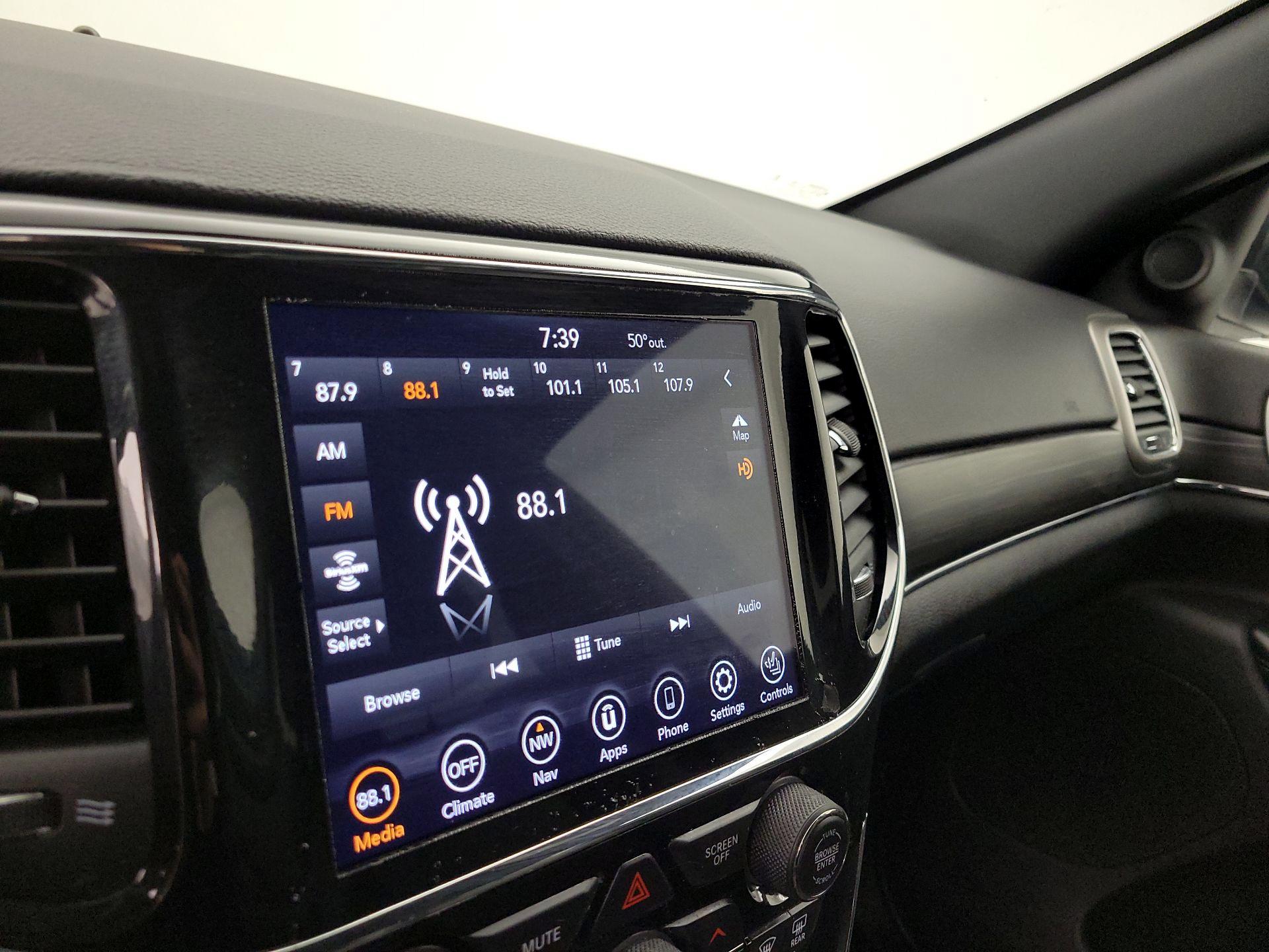 Thumbnail: 2022 Jeep Grand Cherokee - 16