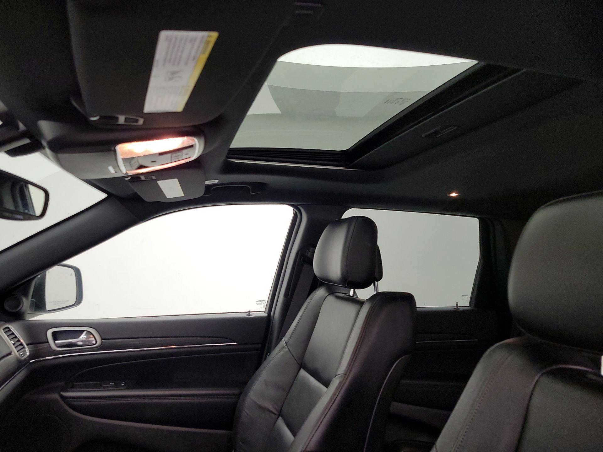 Thumbnail: 2022 Jeep Grand Cherokee - 20