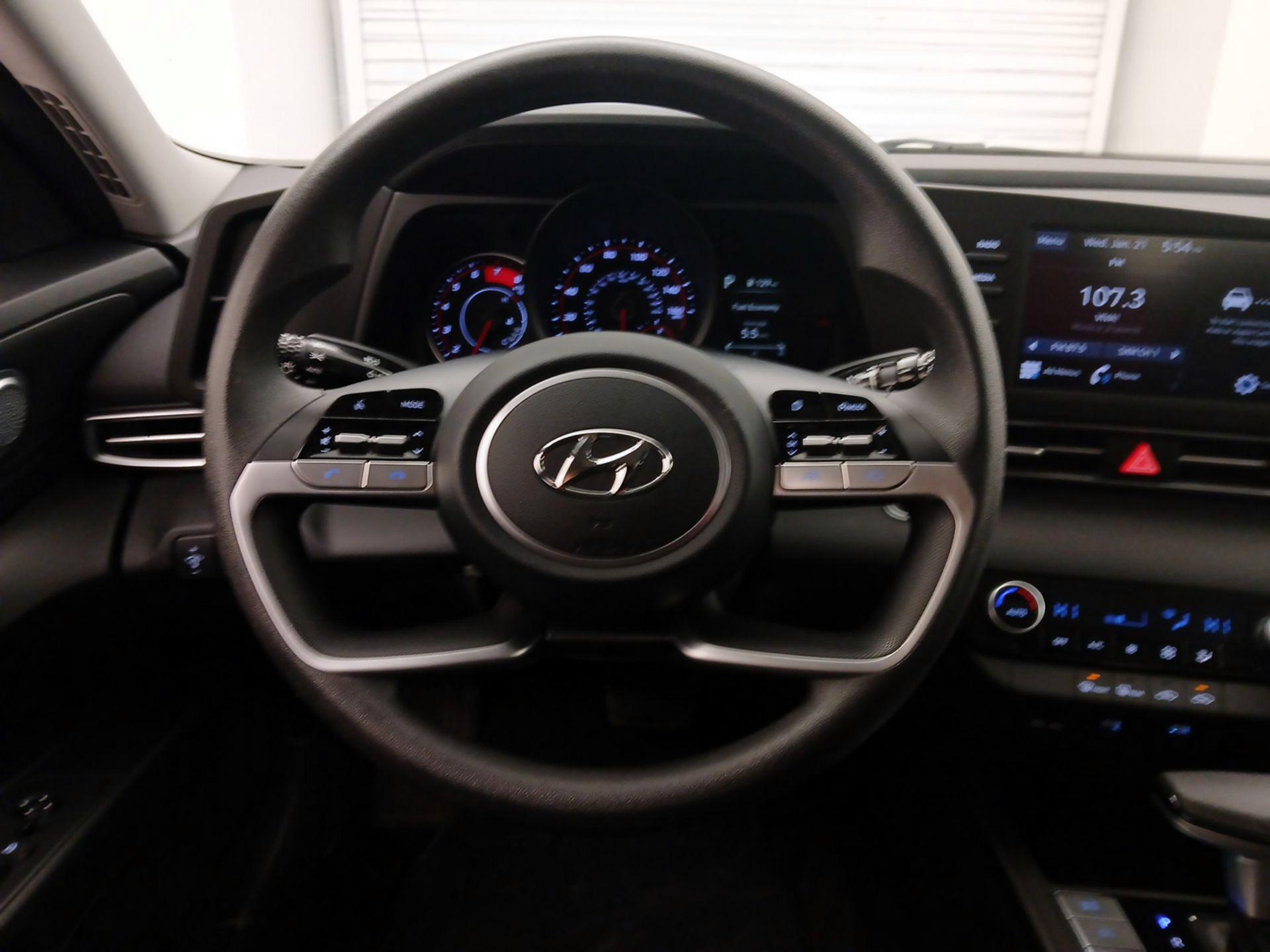 Thumbnail: 2023 Hyundai Elantra - 10