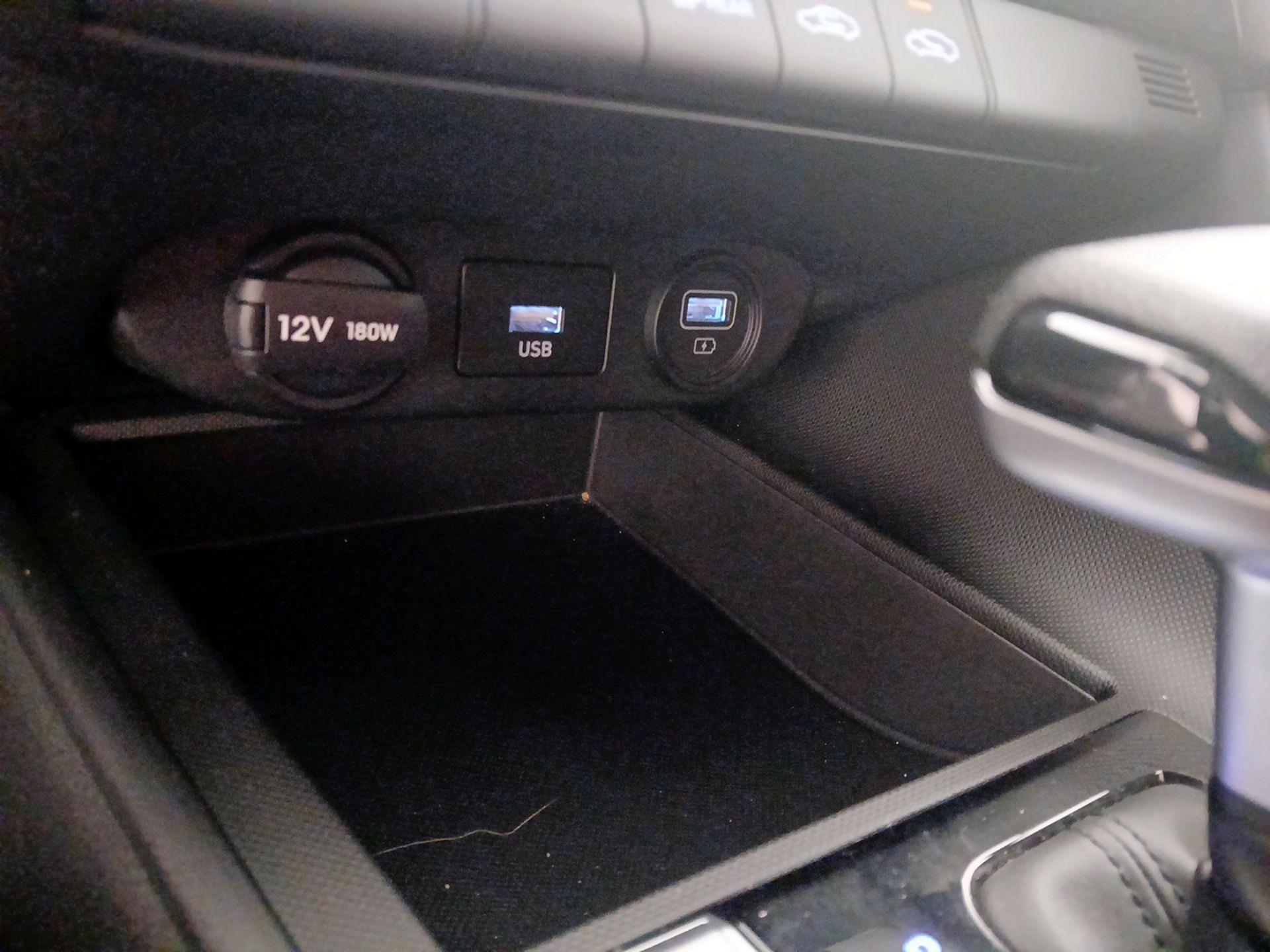 Thumbnail: 2023 Hyundai Elantra - 18