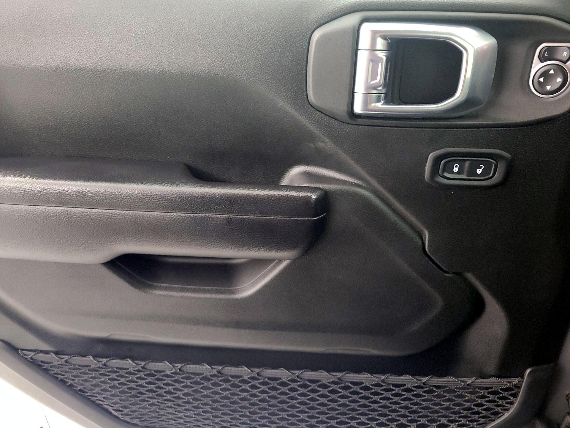 Thumbnail: 2021 Jeep Gladiator - 12