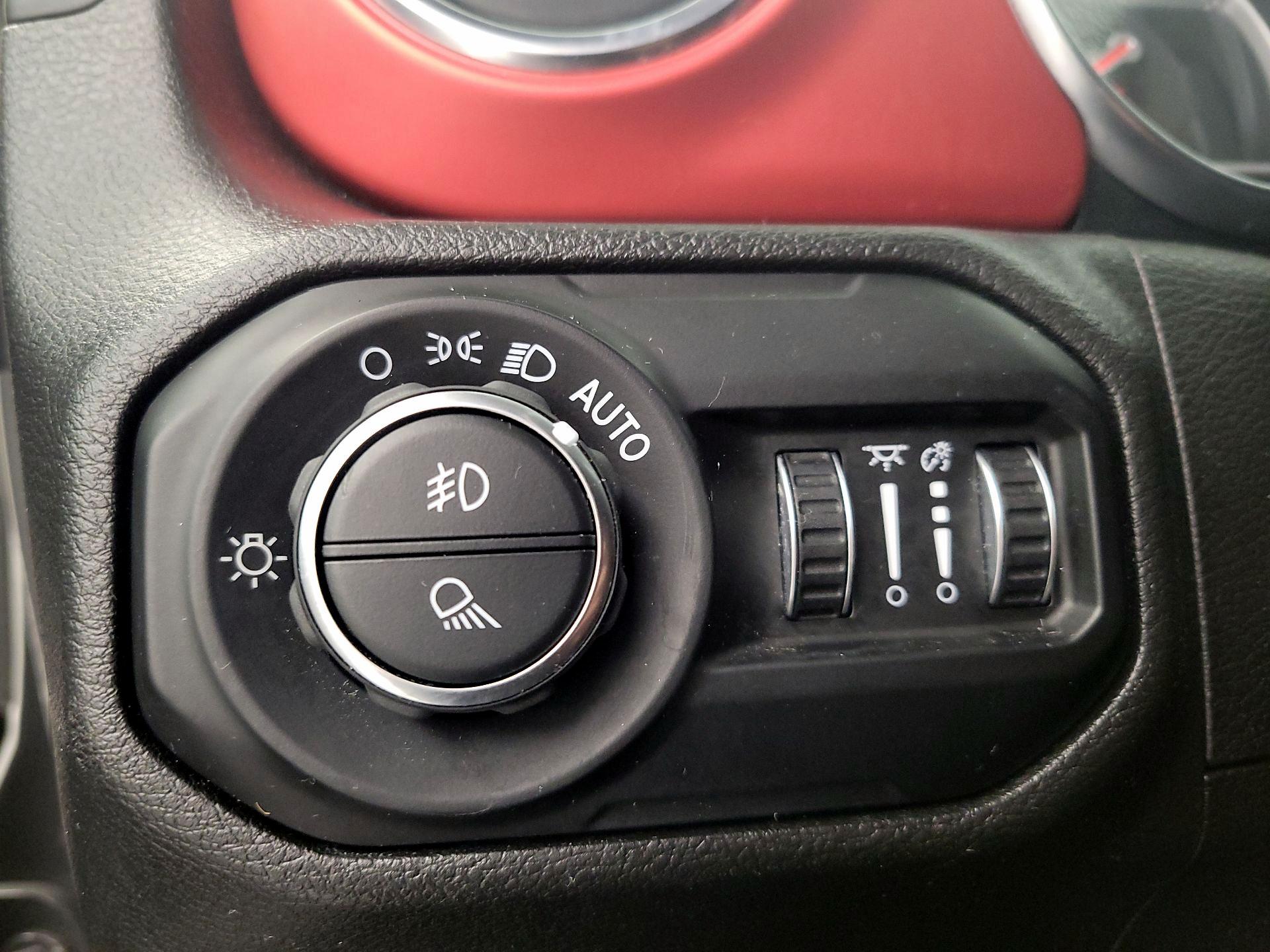 Thumbnail: 2021 Jeep Gladiator - 13