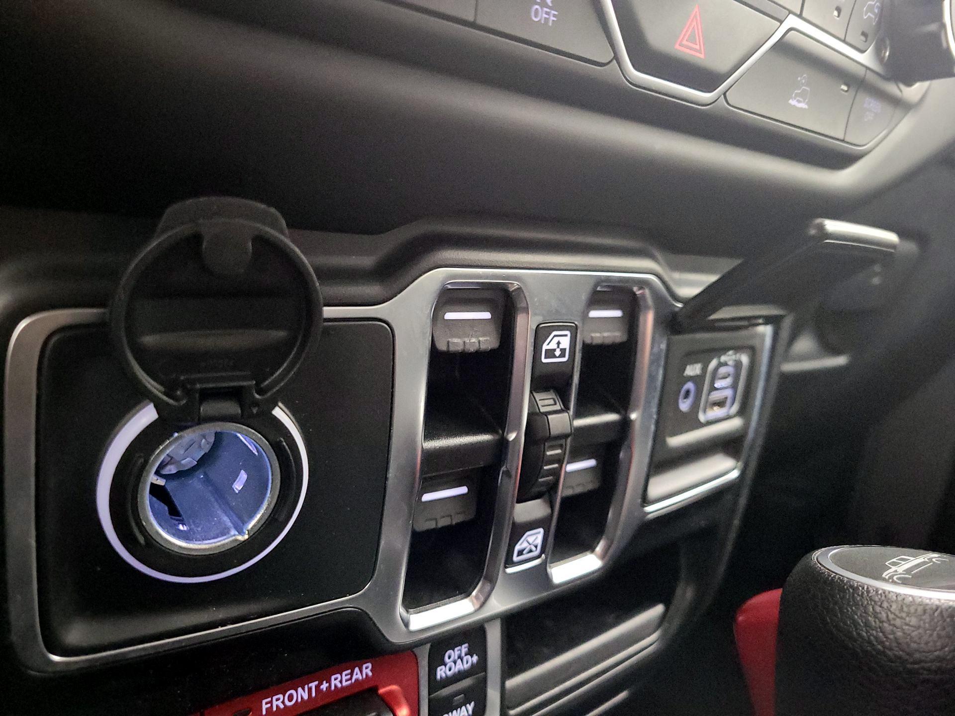 Thumbnail: 2021 Jeep Gladiator - 18