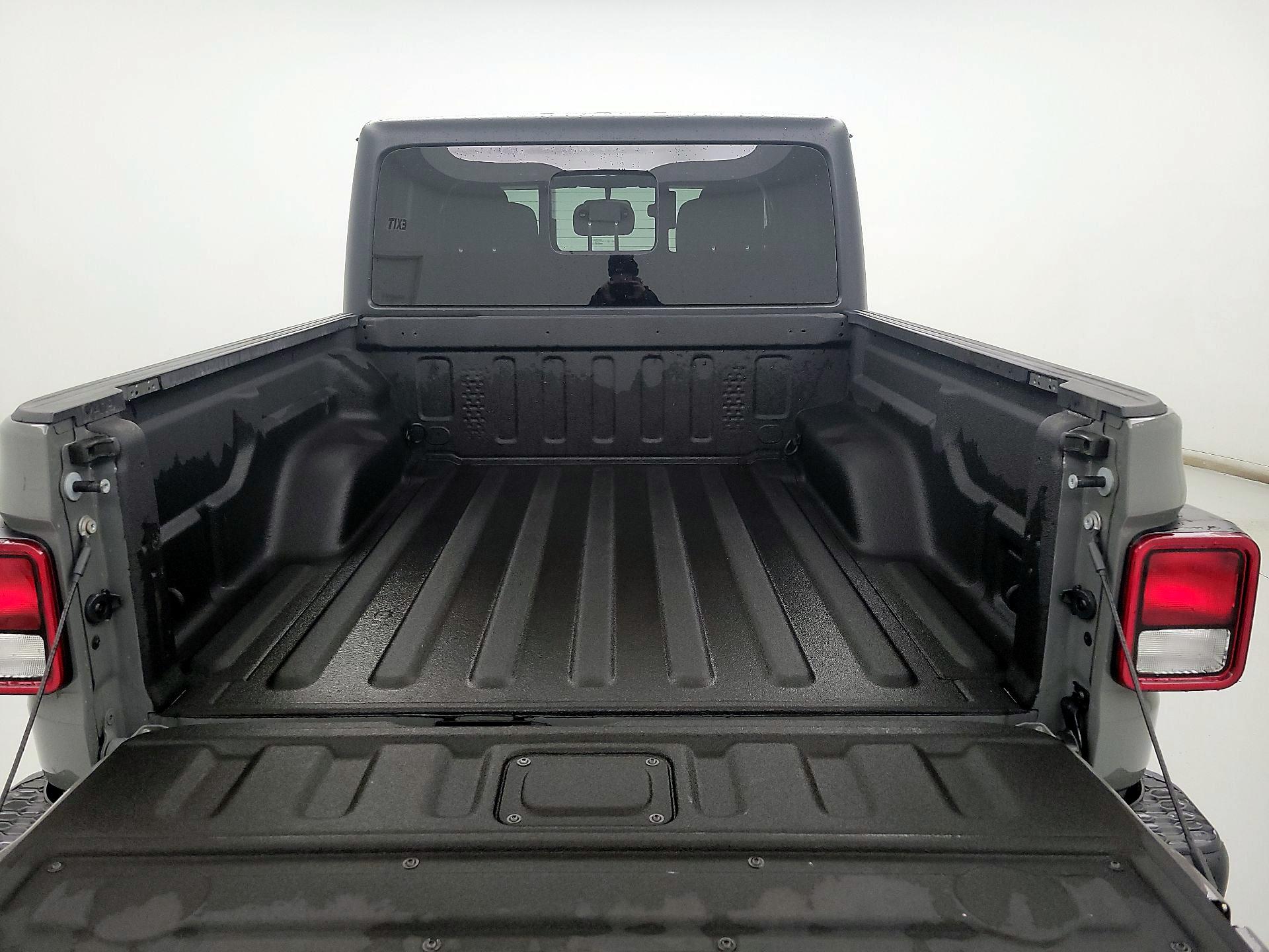 Thumbnail: 2021 Jeep Gladiator - 20