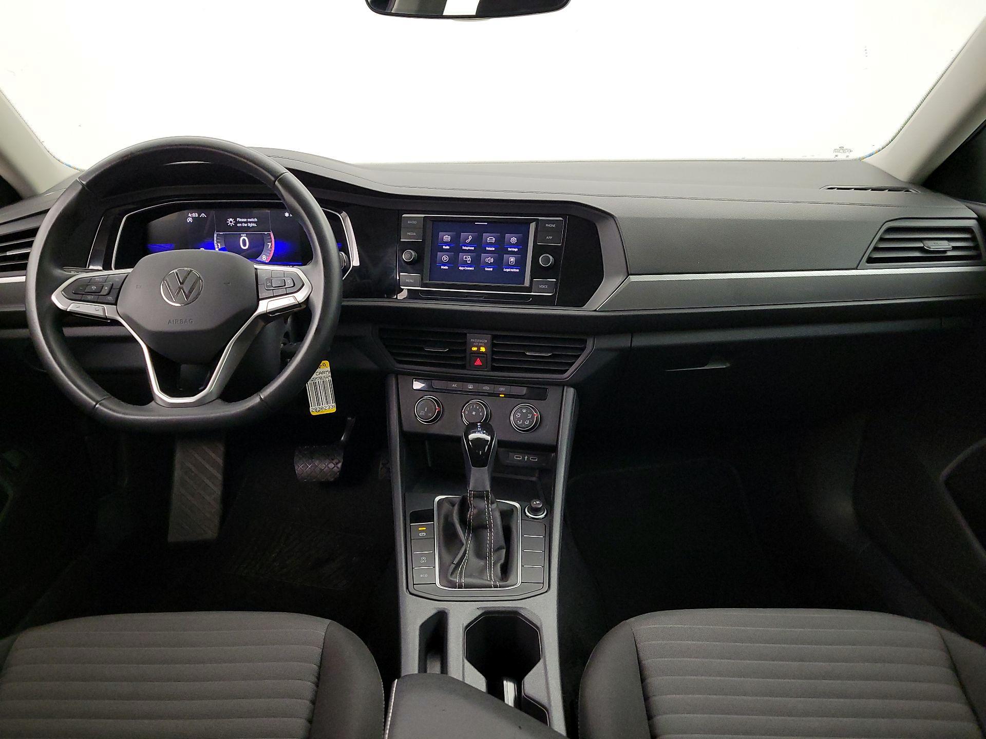 Thumbnail: 2024 Volkswagen Jetta - 9