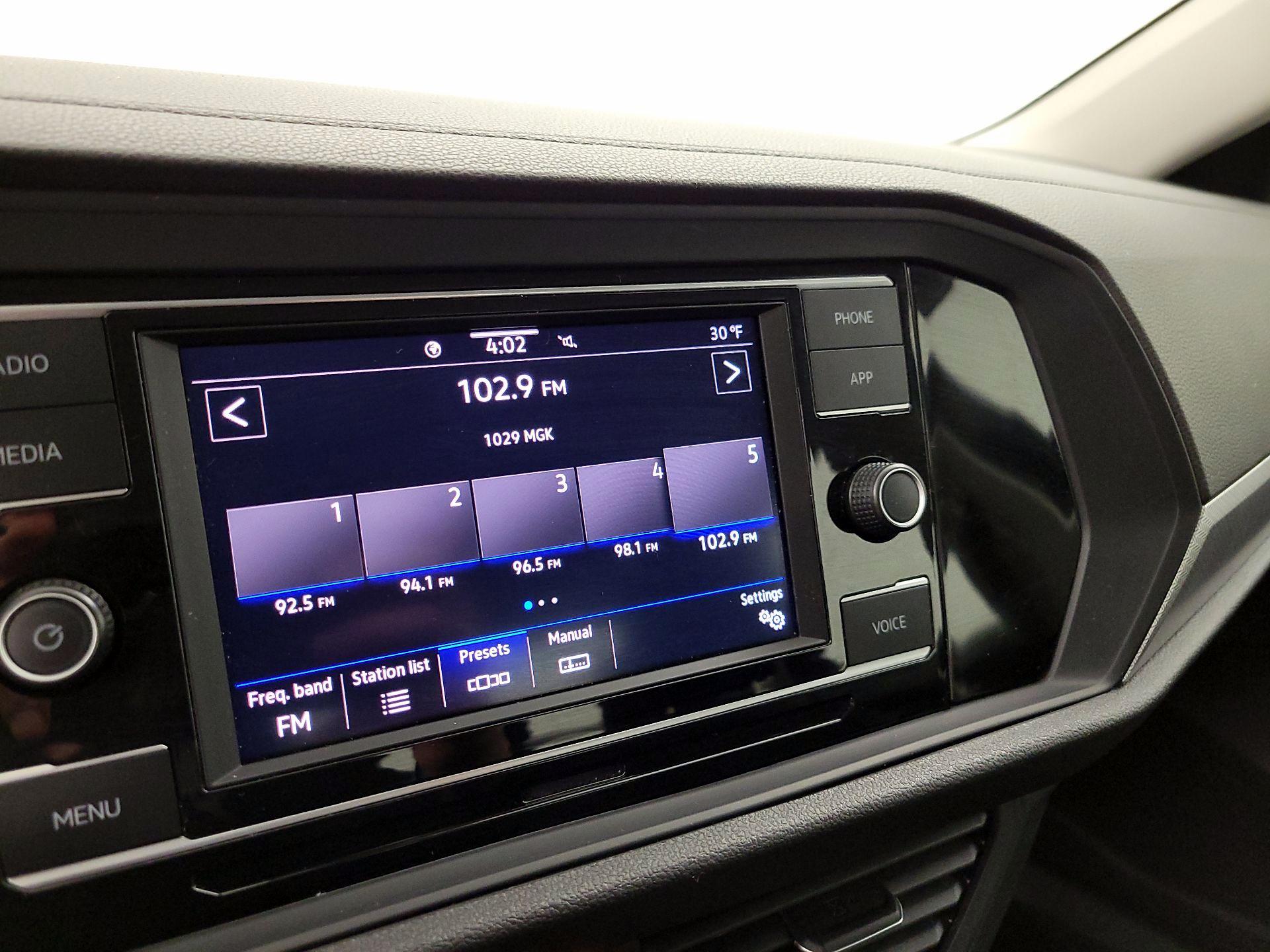 Thumbnail: 2024 Volkswagen Jetta - 16