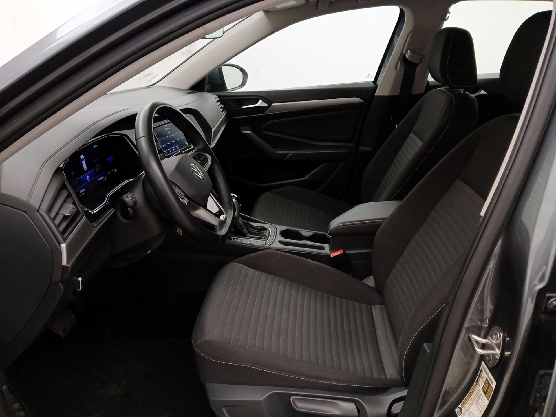 Thumbnail: 2024 Volkswagen Jetta - 11