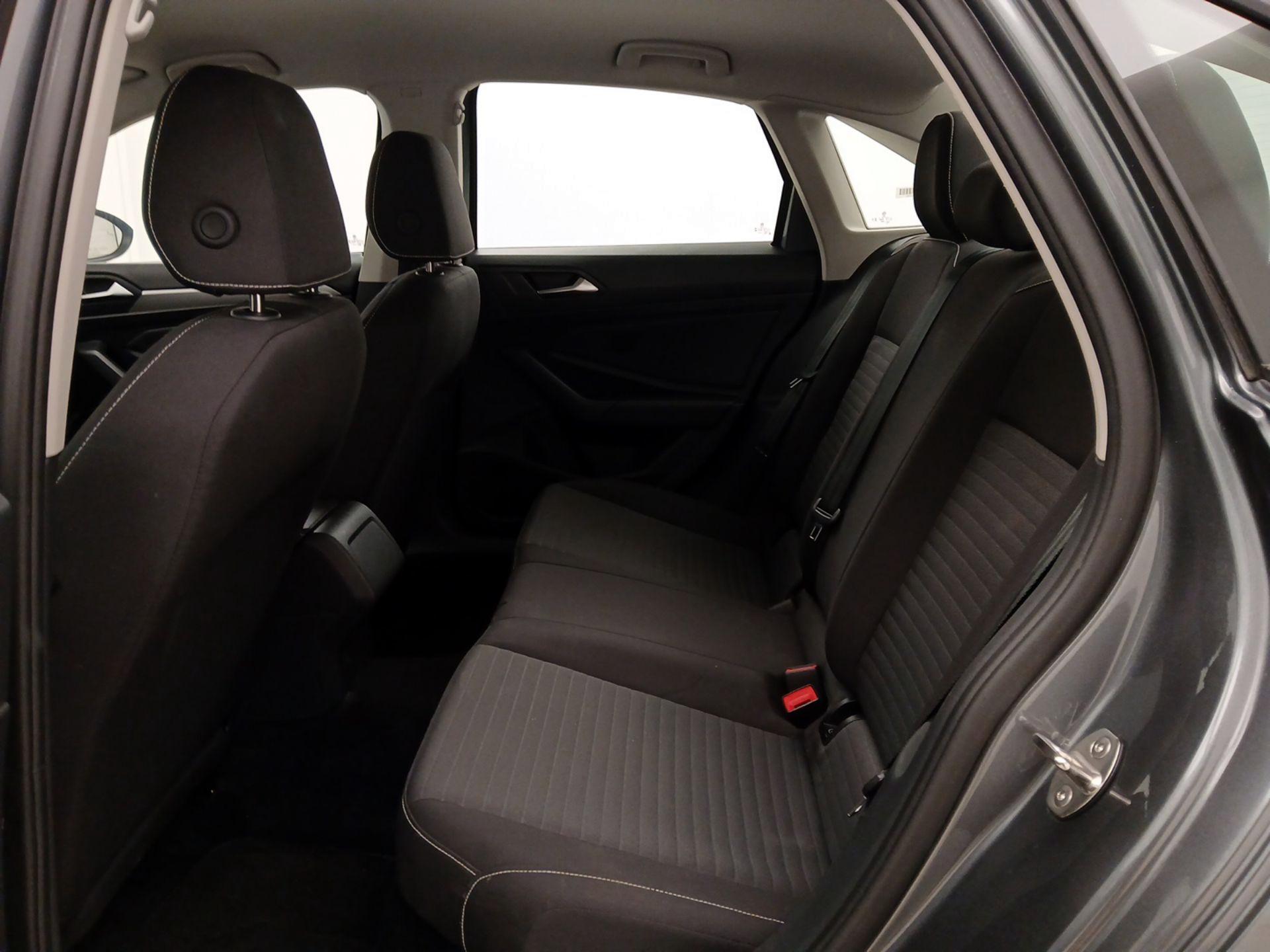 Thumbnail: 2024 Volkswagen Jetta - 19