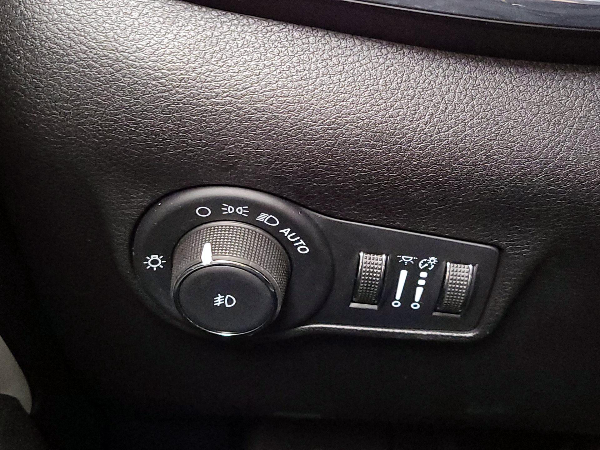 Thumbnail: 2022 Jeep Compass - 13