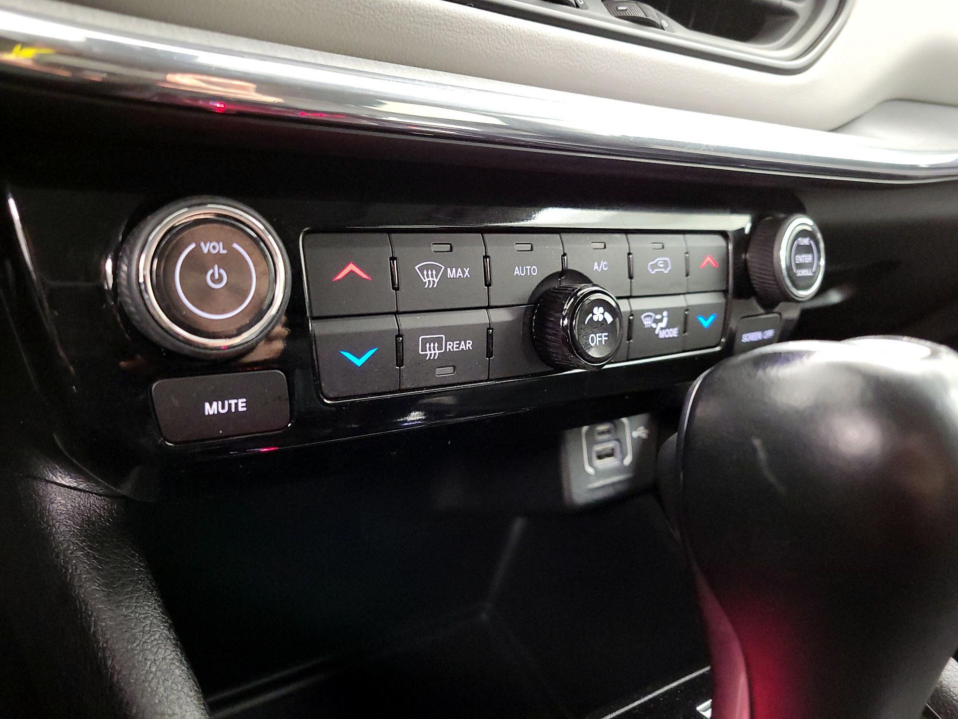 Thumbnail: 2022 Jeep Compass - 16