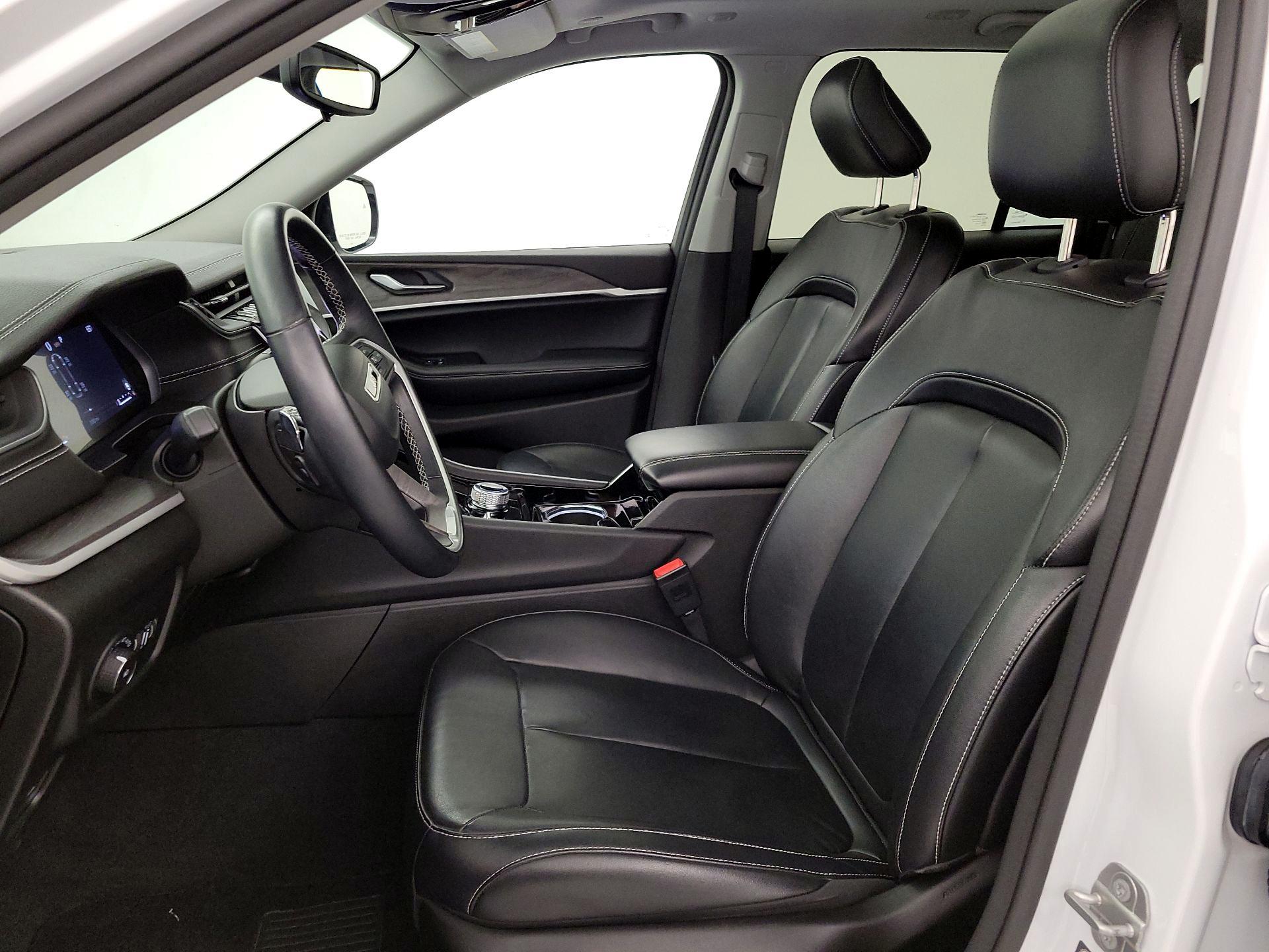 Thumbnail: 2022 Jeep Grand Cherokee - 11