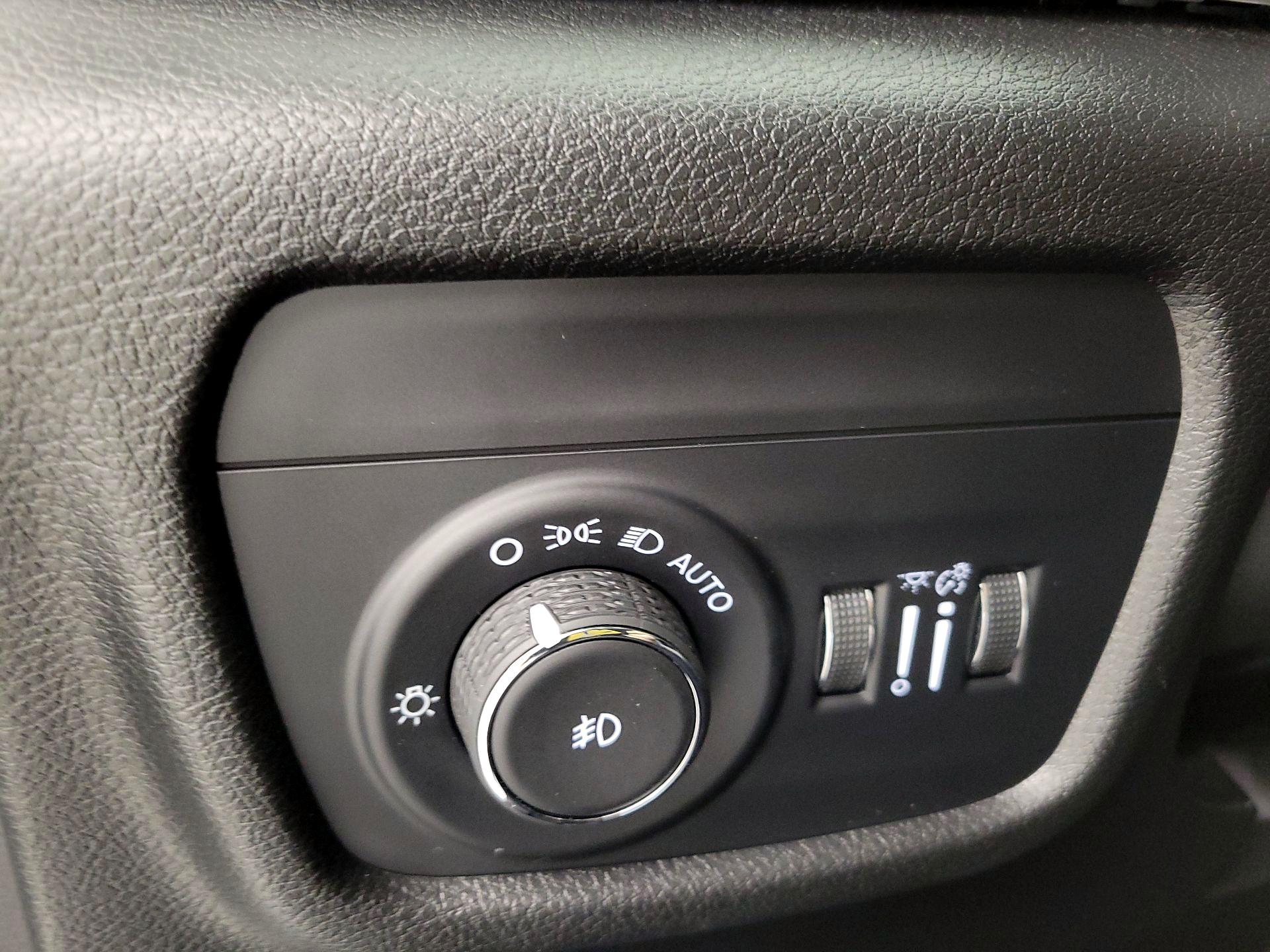 Thumbnail: 2022 Jeep Grand Cherokee - 13