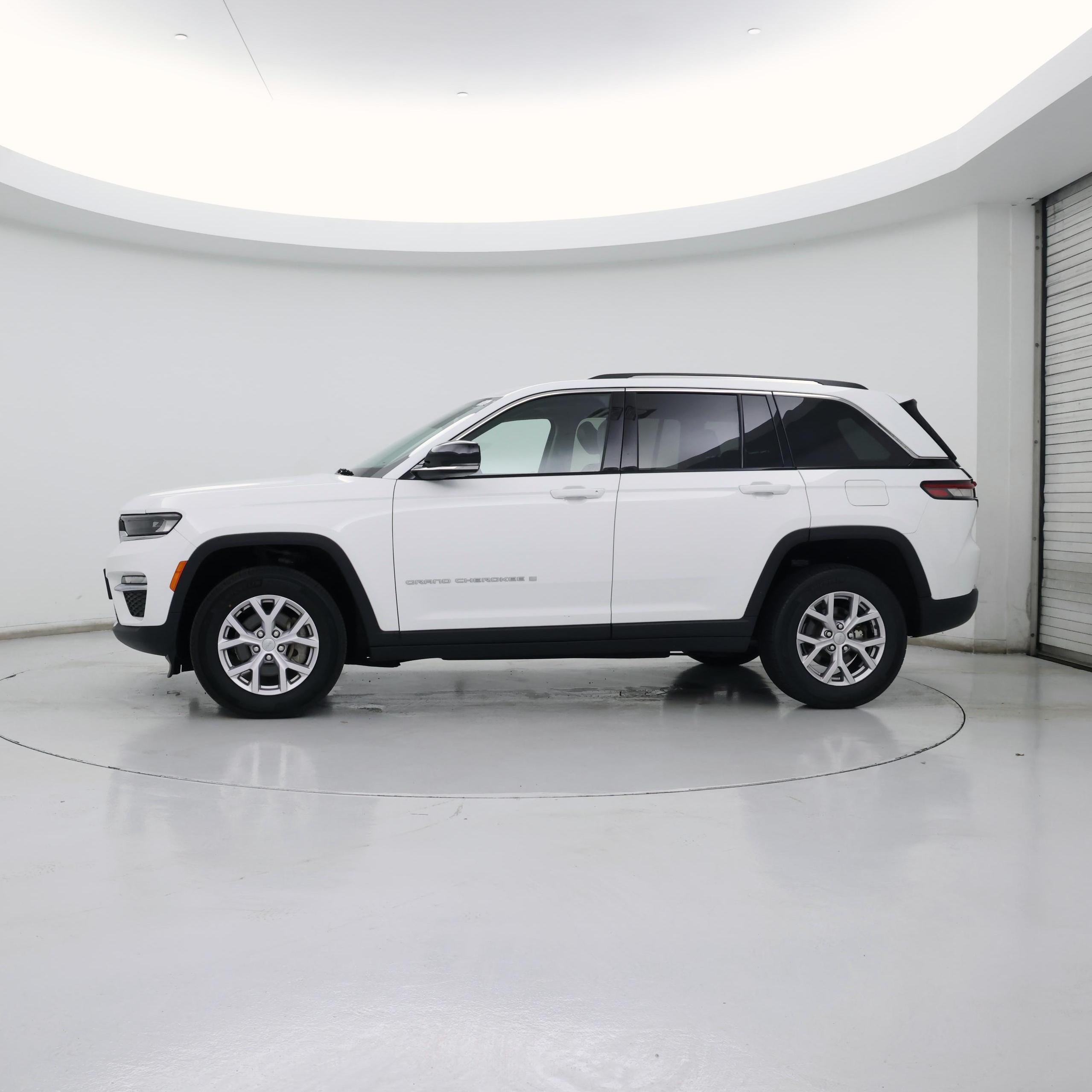 Thumbnail: 2022 Jeep Grand Cherokee - 3