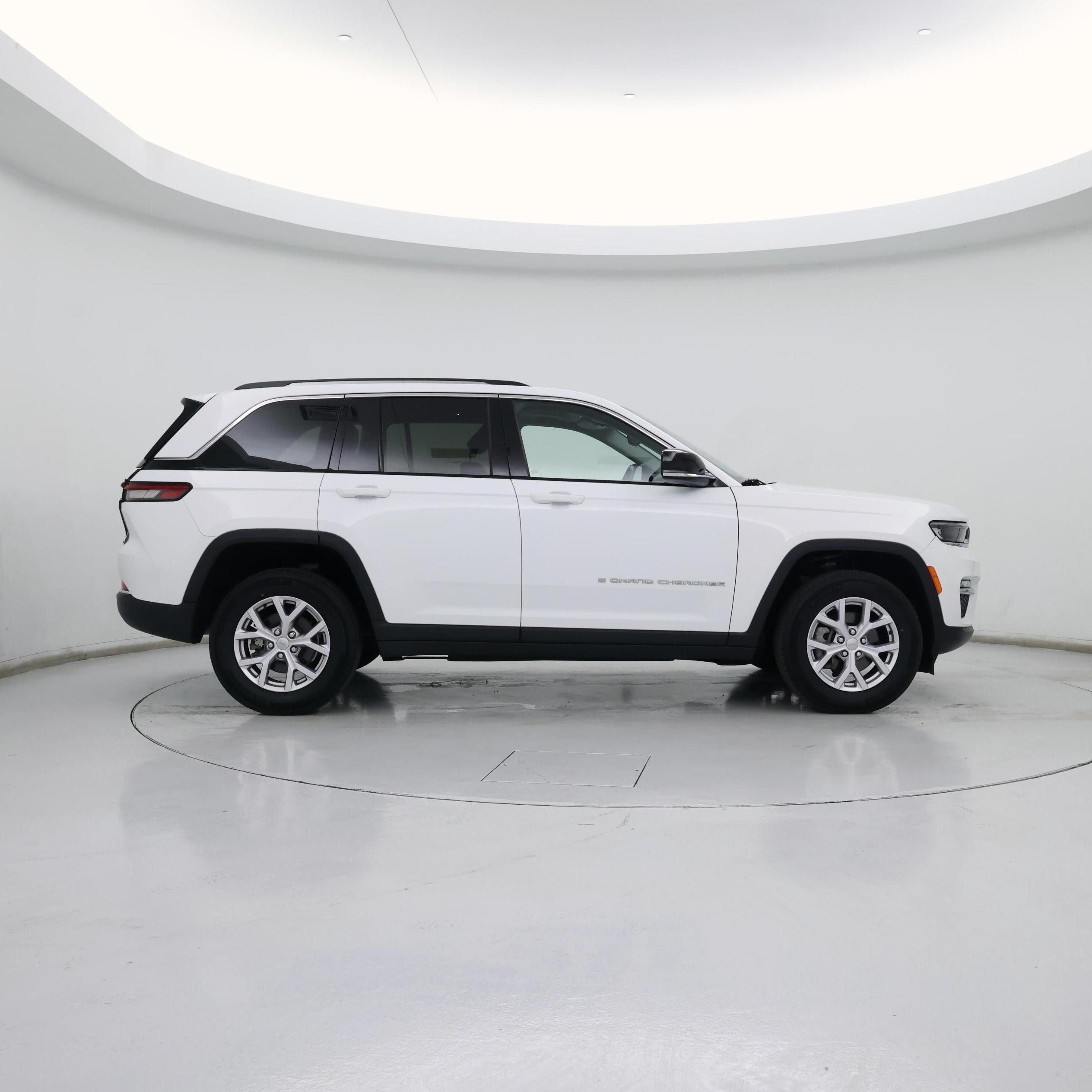 Thumbnail: 2022 Jeep Grand Cherokee - 7