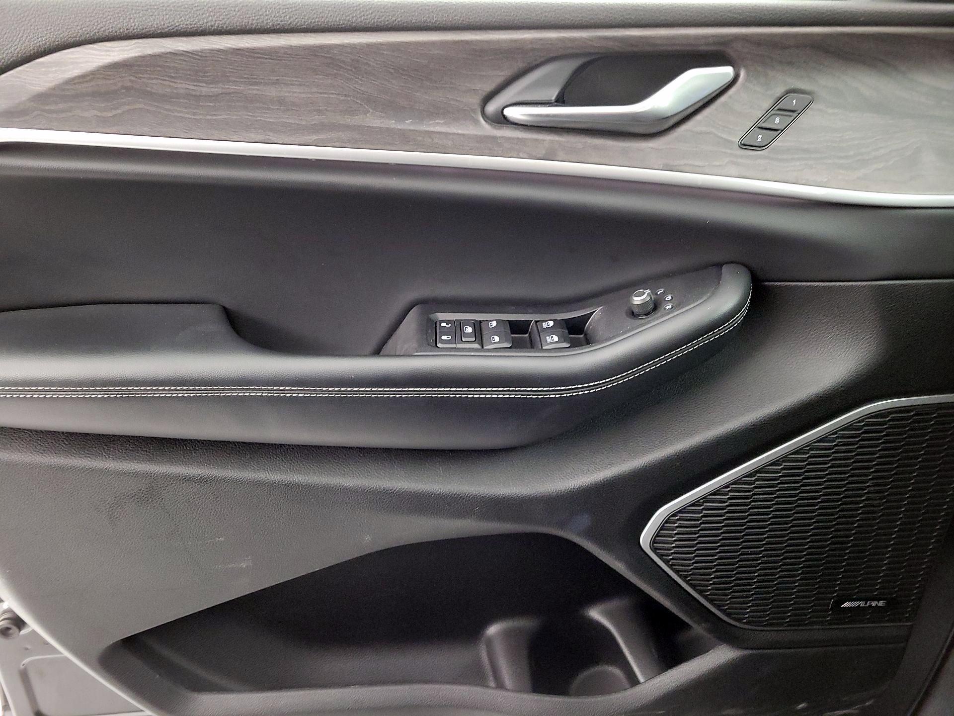 Thumbnail: 2022 Jeep Grand Cherokee - 12