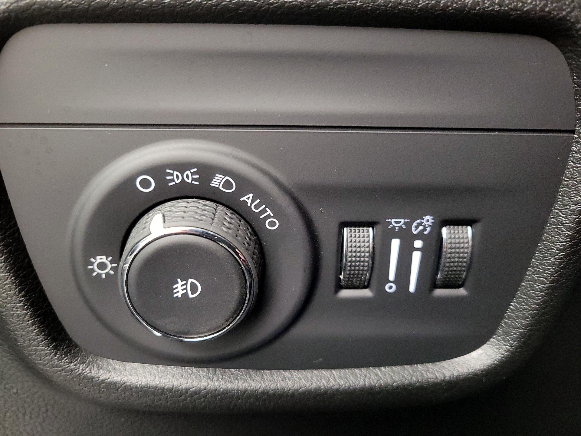 Thumbnail: 2022 Jeep Grand Cherokee - 13