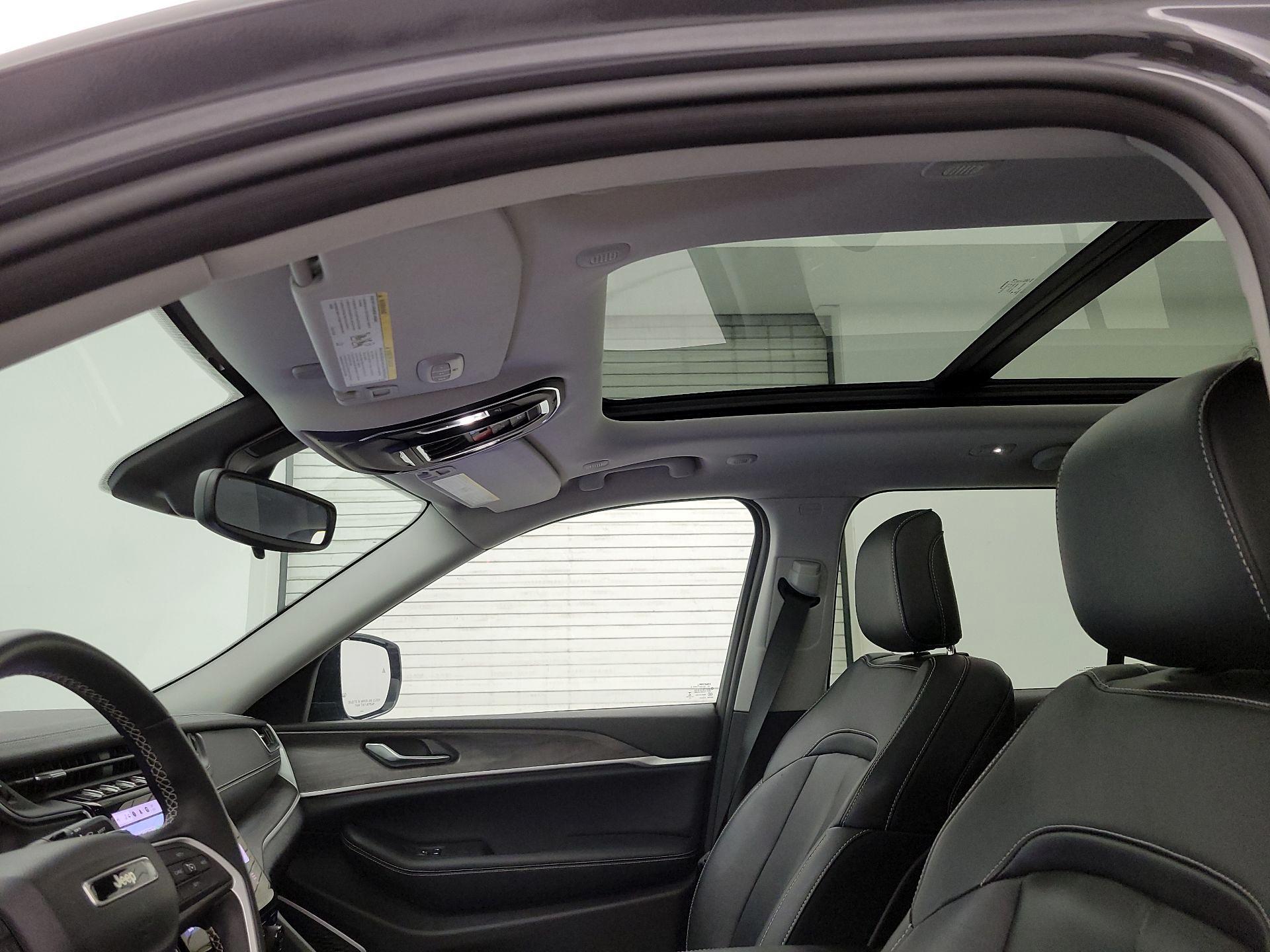 Thumbnail: 2022 Jeep Grand Cherokee - 20