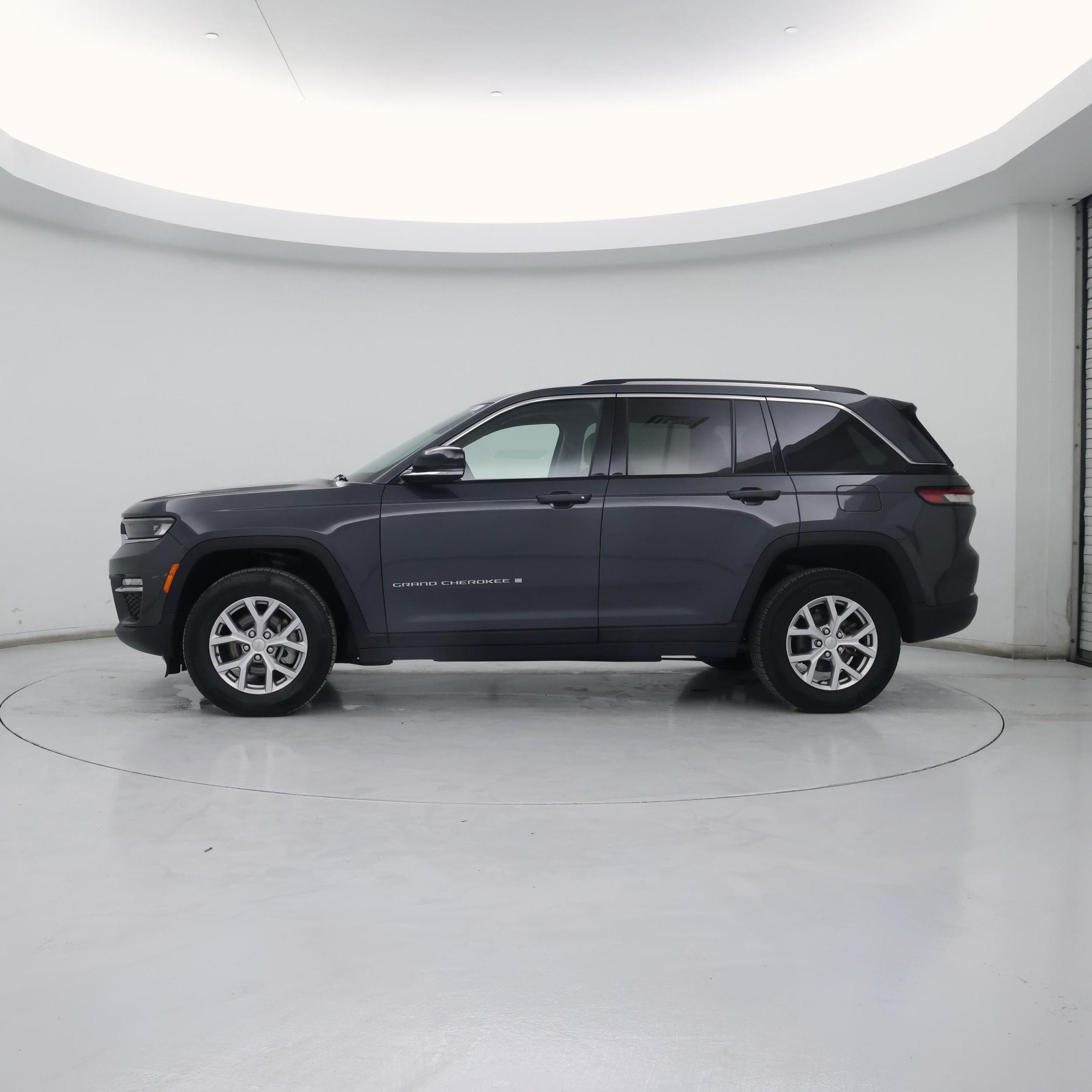 Thumbnail: 2022 Jeep Grand Cherokee - 3