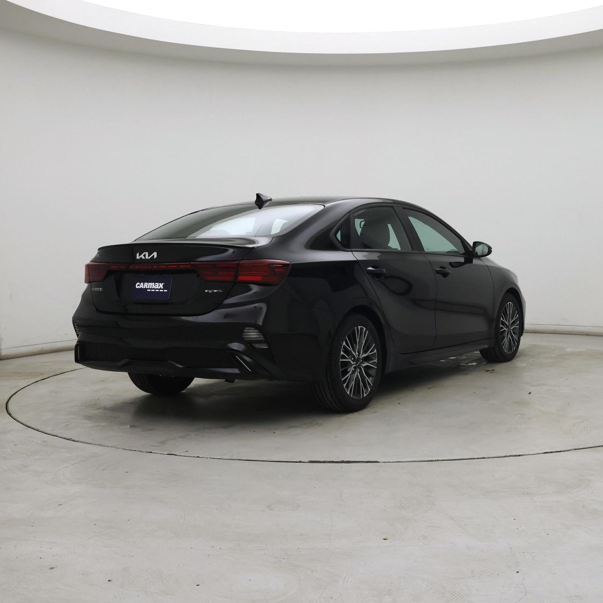 Thumbnail: 2023 Kia Forte - 8