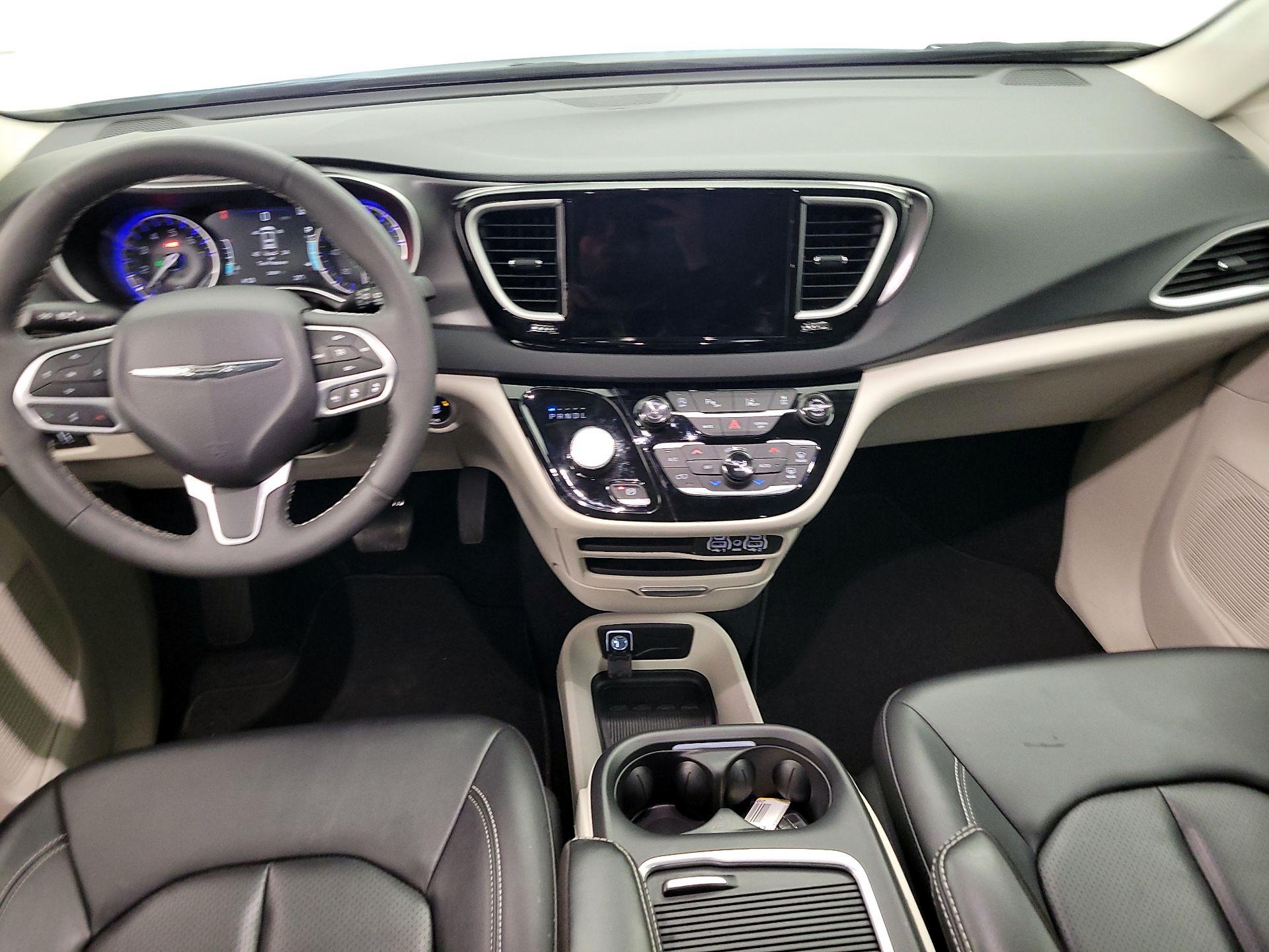 Thumbnail: 2024 Chrysler Pacifica - 9