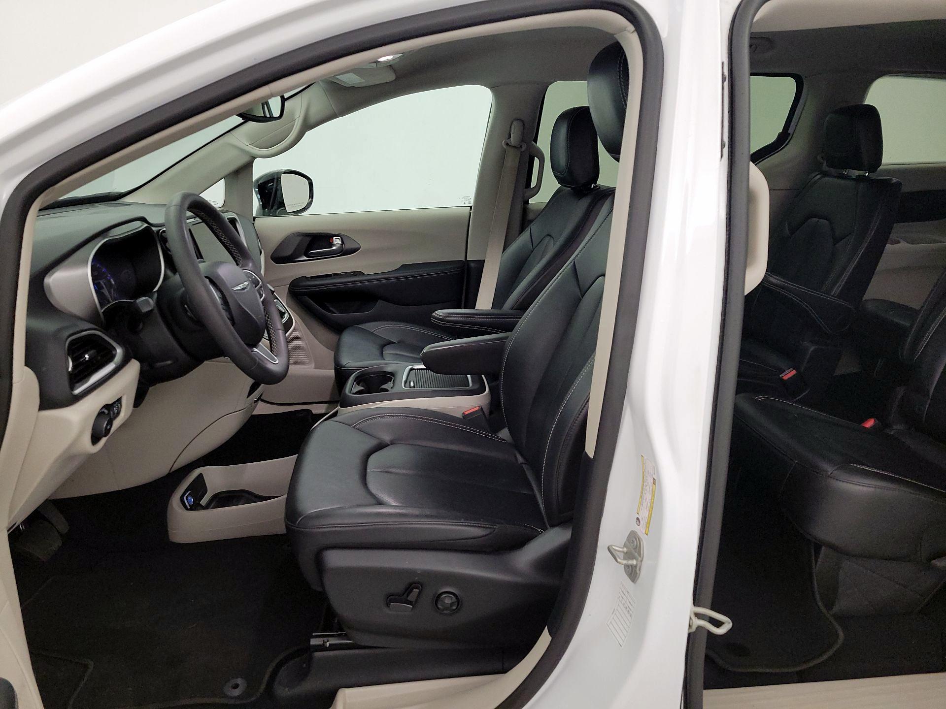 Thumbnail: 2024 Chrysler Pacifica - 11