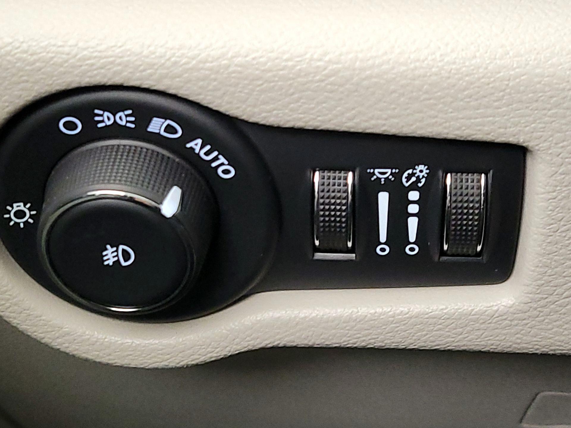 Thumbnail: 2024 Chrysler Pacifica - 13