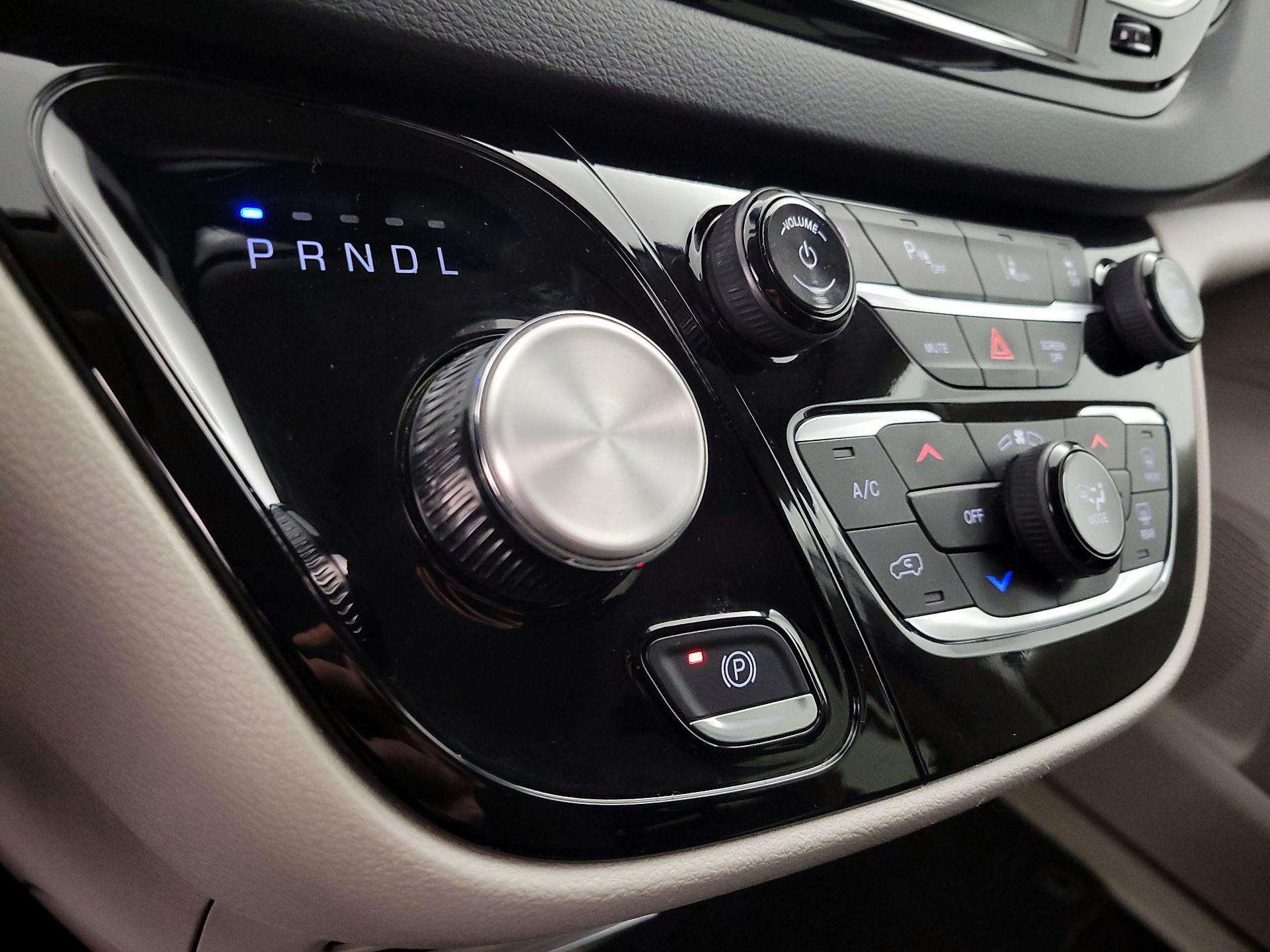 Thumbnail: 2024 Chrysler Pacifica - 17