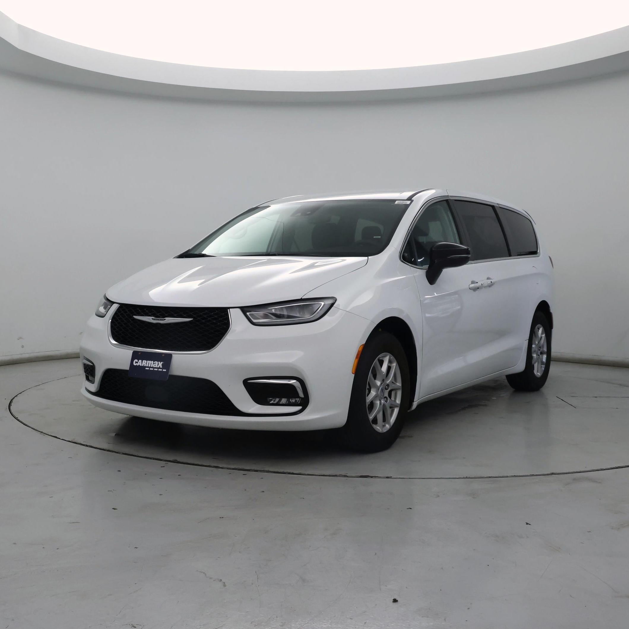 Thumbnail: 2024 Chrysler Pacifica - 4