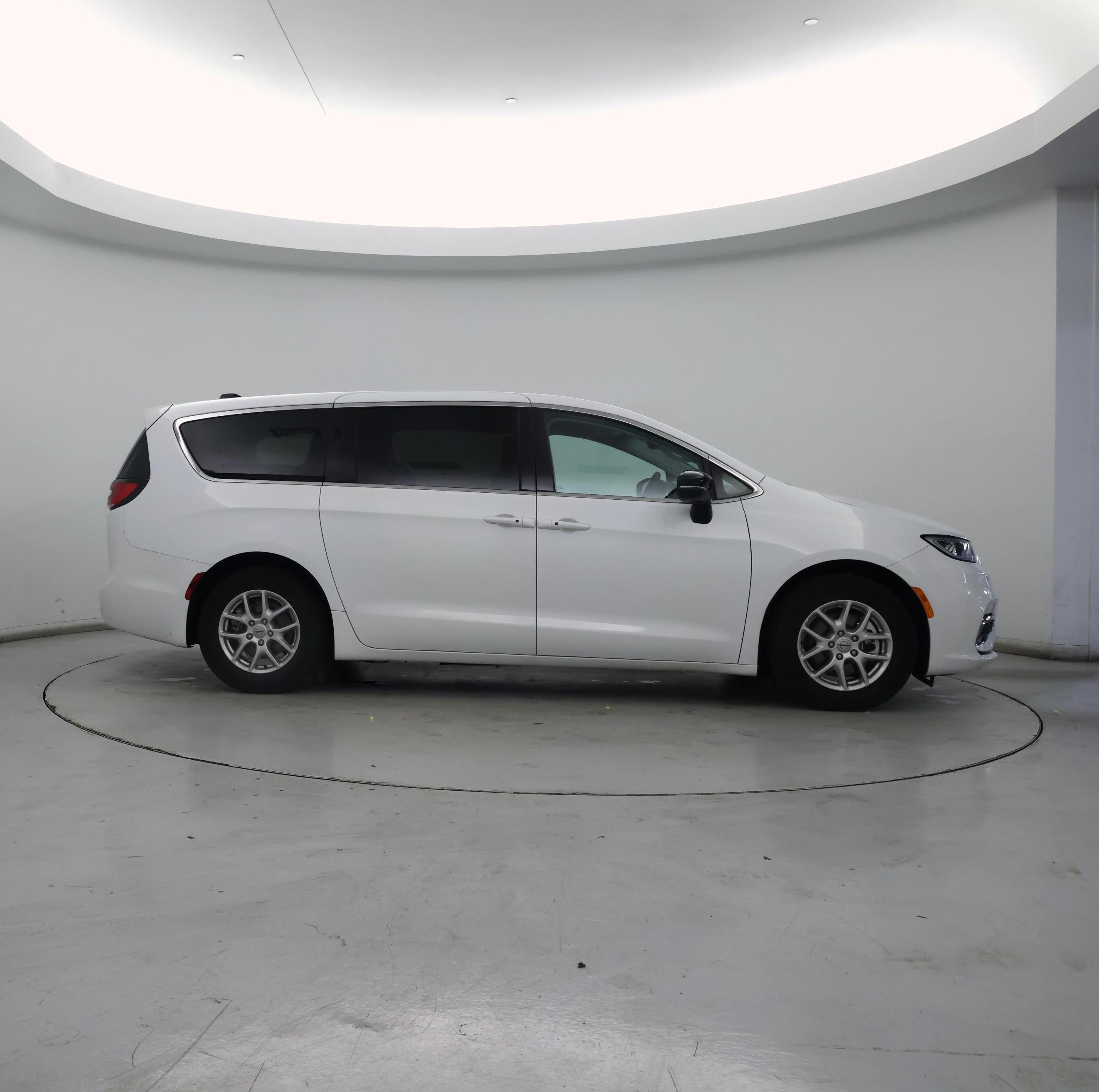 Thumbnail: 2024 Chrysler Pacifica - 7