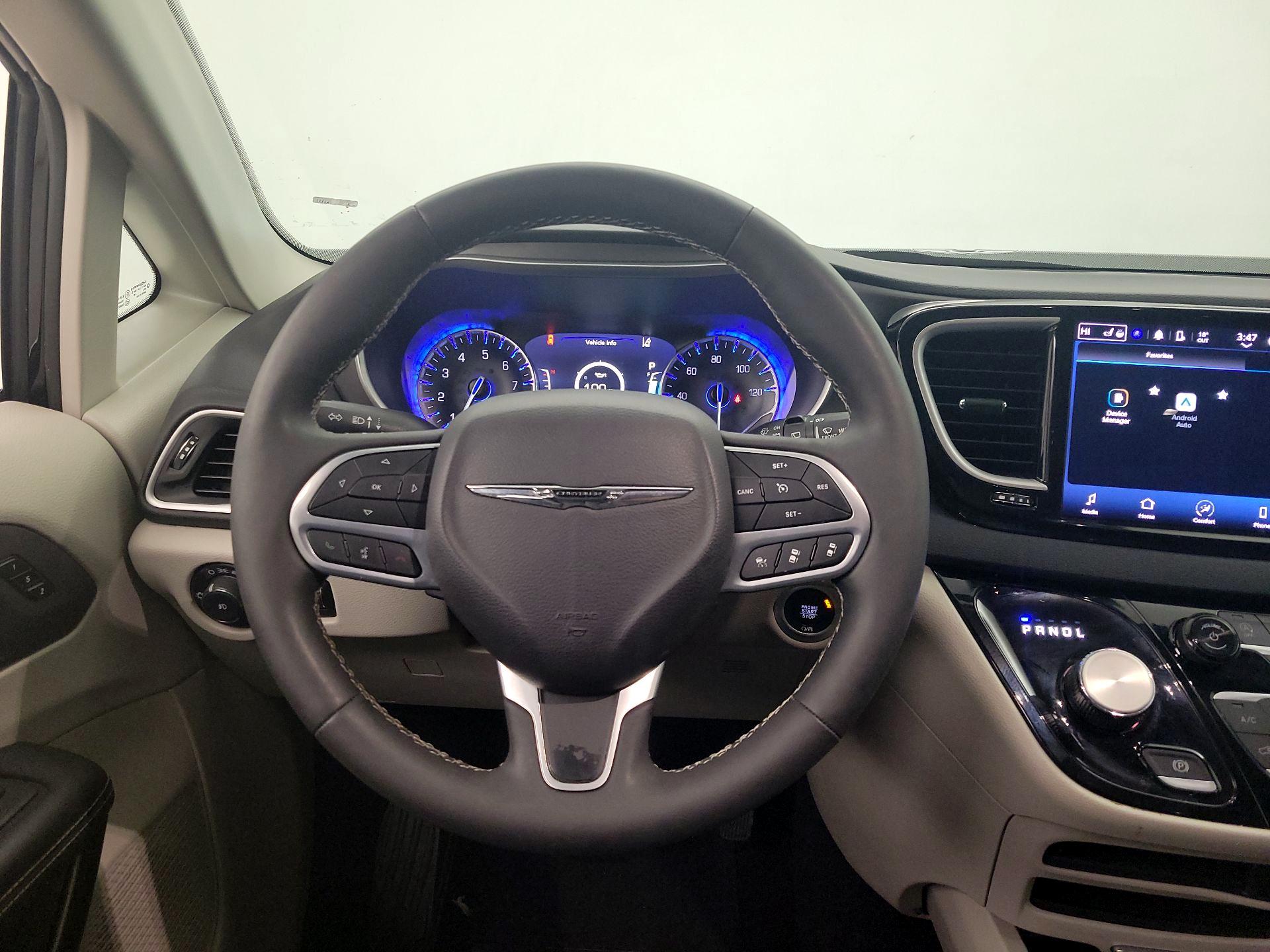 Thumbnail: 2024 Chrysler Pacifica - 10