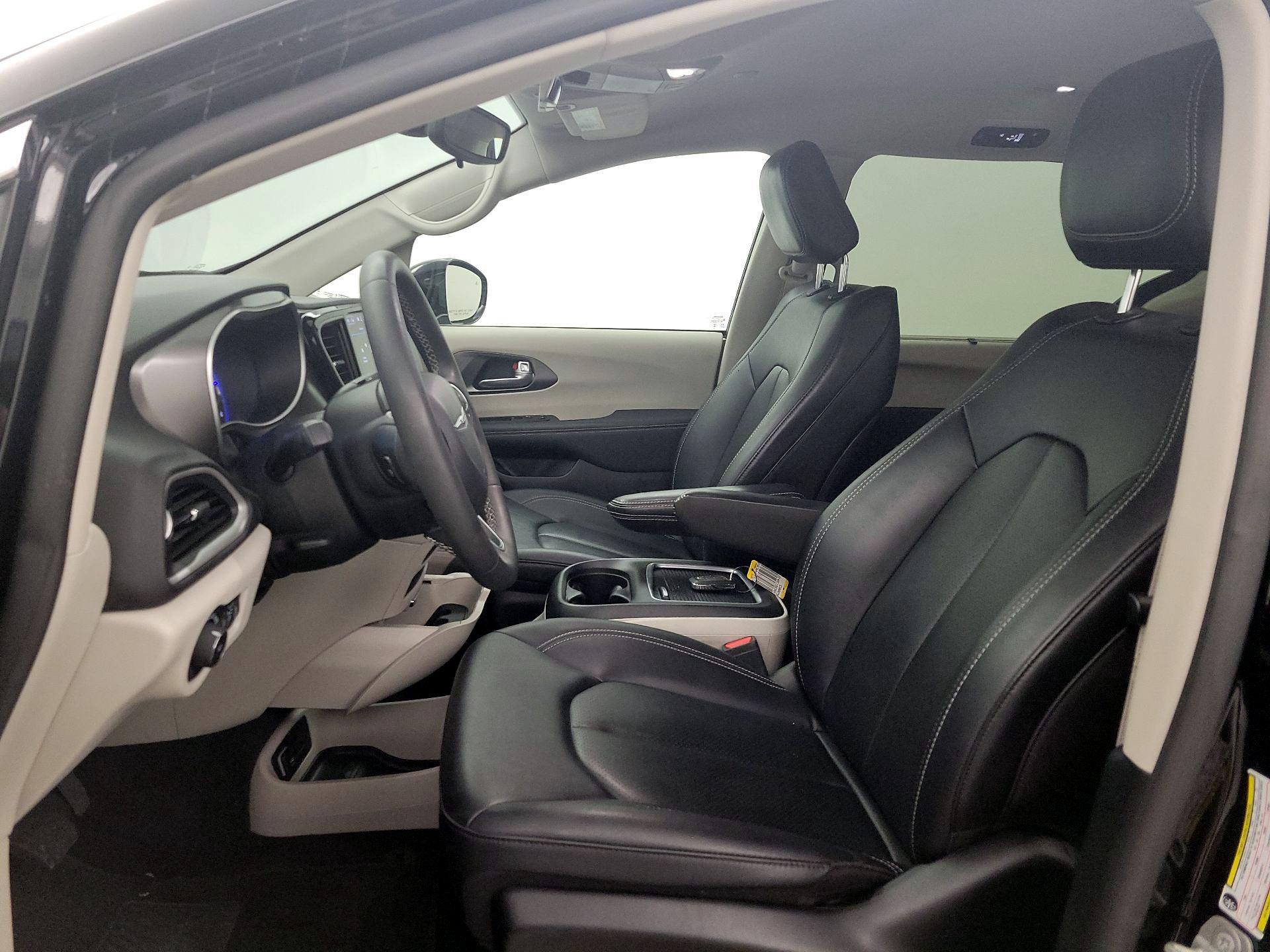 Thumbnail: 2024 Chrysler Pacifica - 11