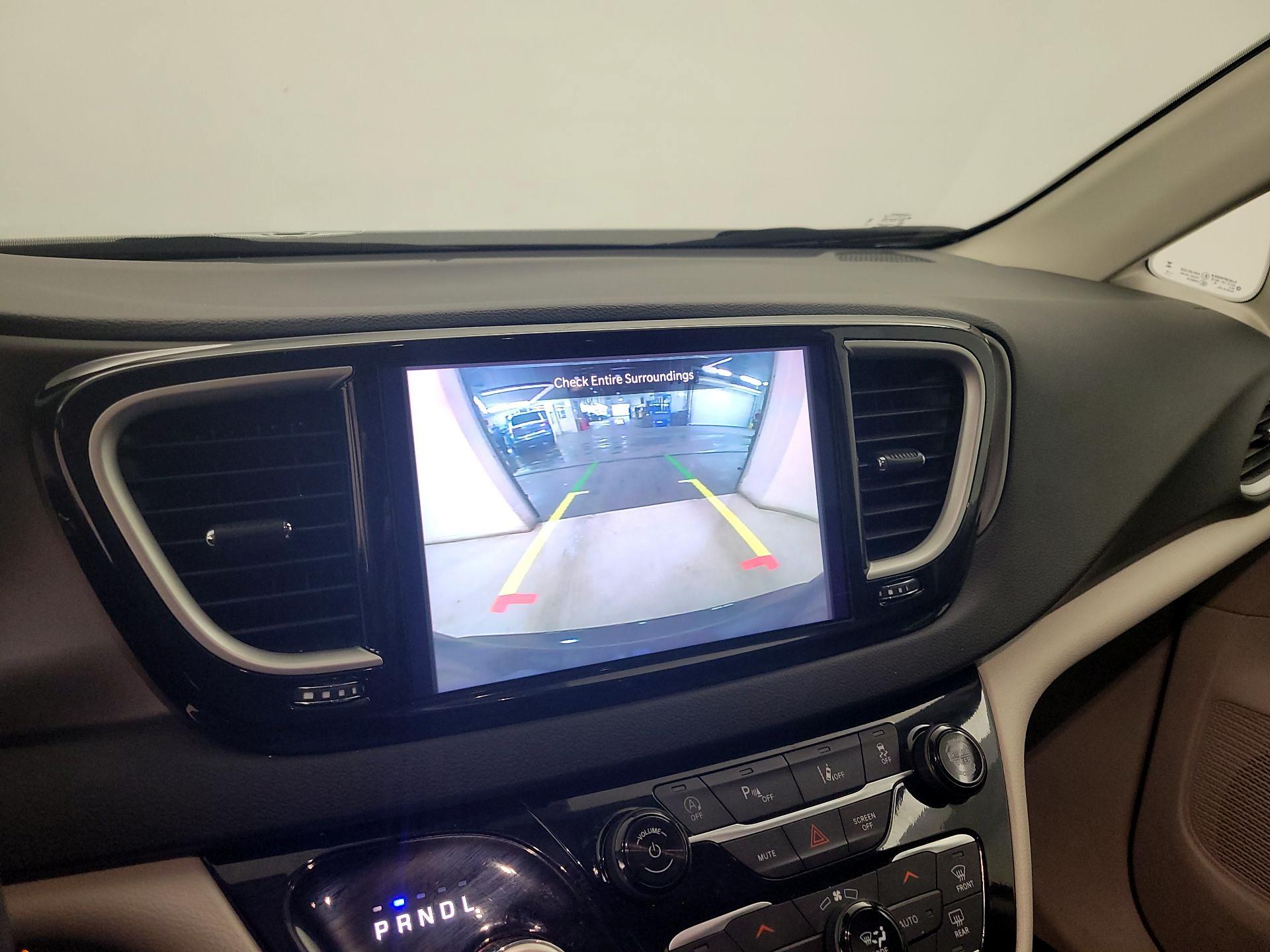 Thumbnail: 2024 Chrysler Pacifica - 14