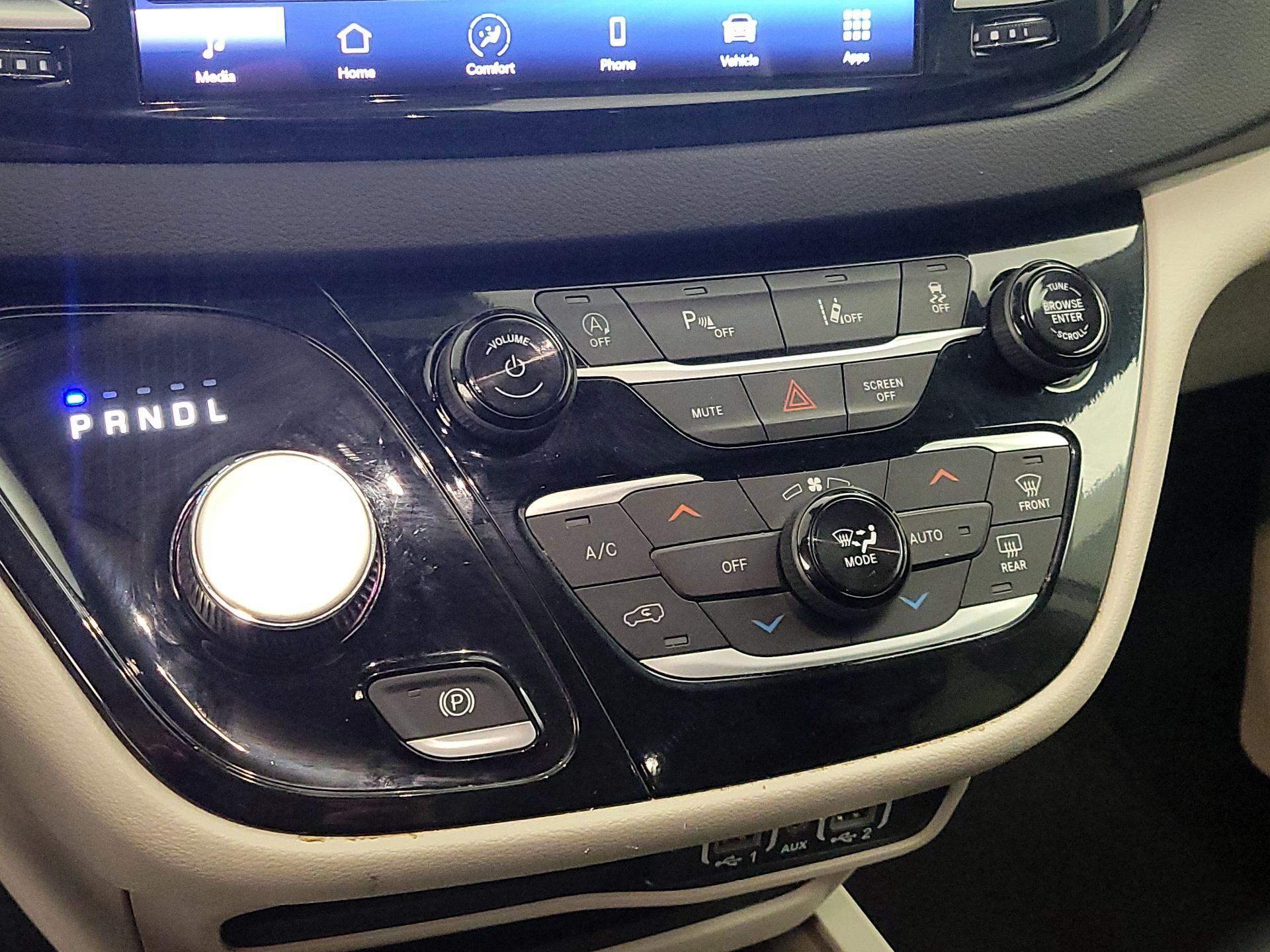 Thumbnail: 2024 Chrysler Pacifica - 16