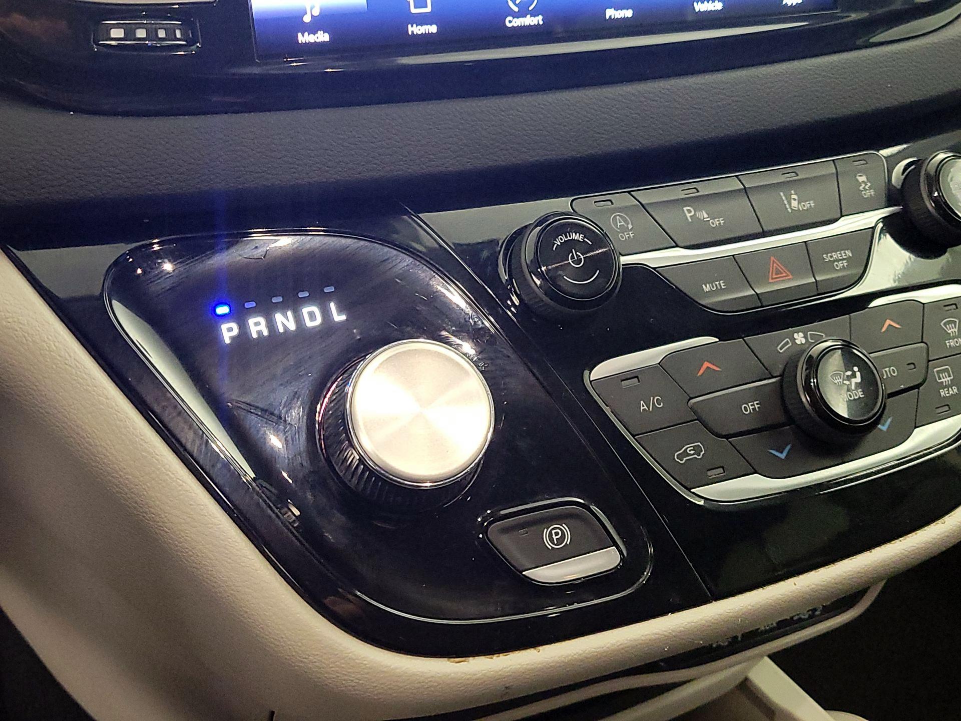 Thumbnail: 2024 Chrysler Pacifica - 17