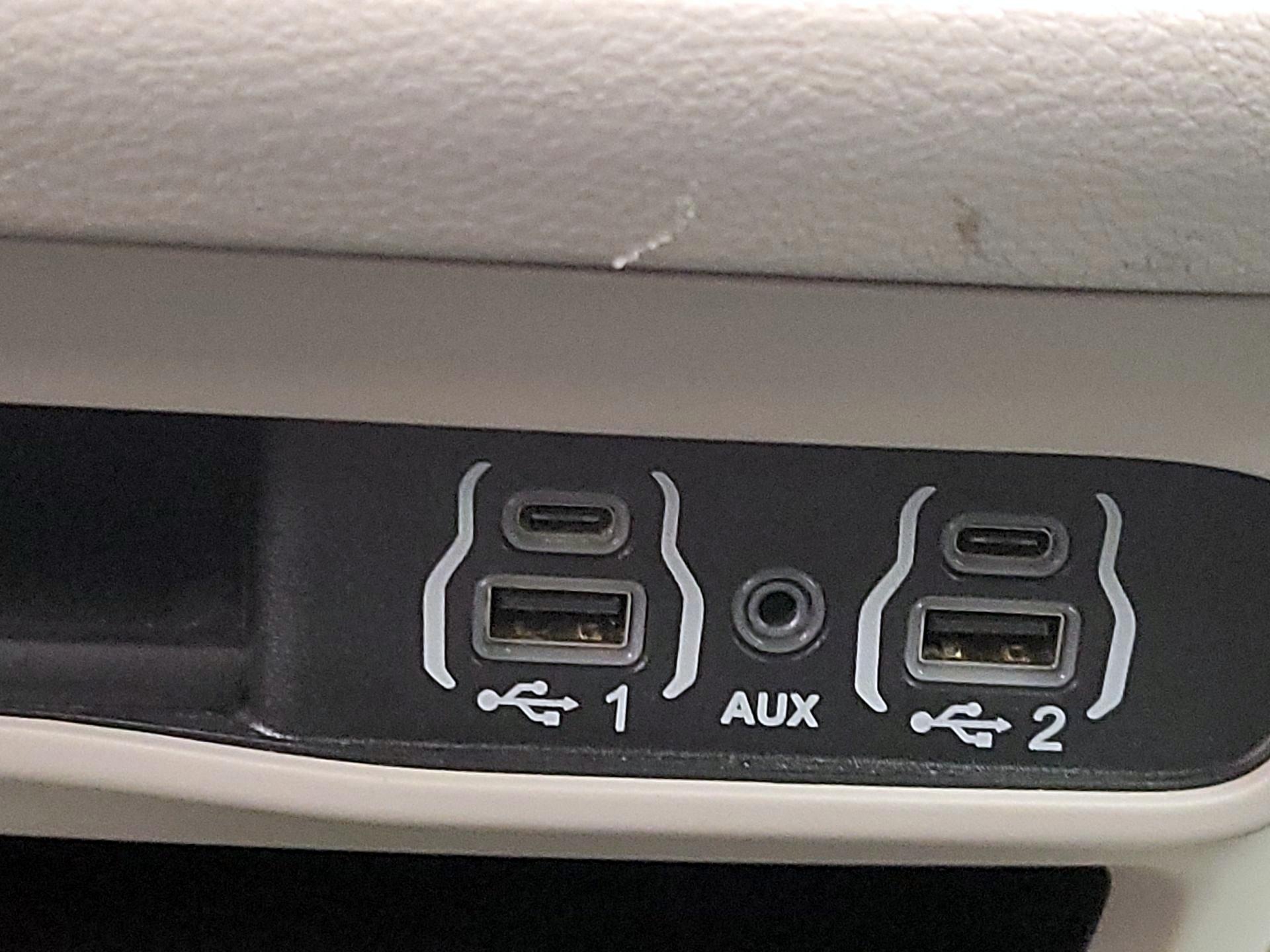 Thumbnail: 2024 Chrysler Pacifica - 18